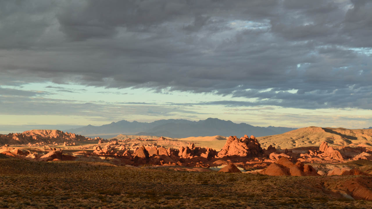 Coucher  de soleil sur Valley of Fire dans le Nevada.