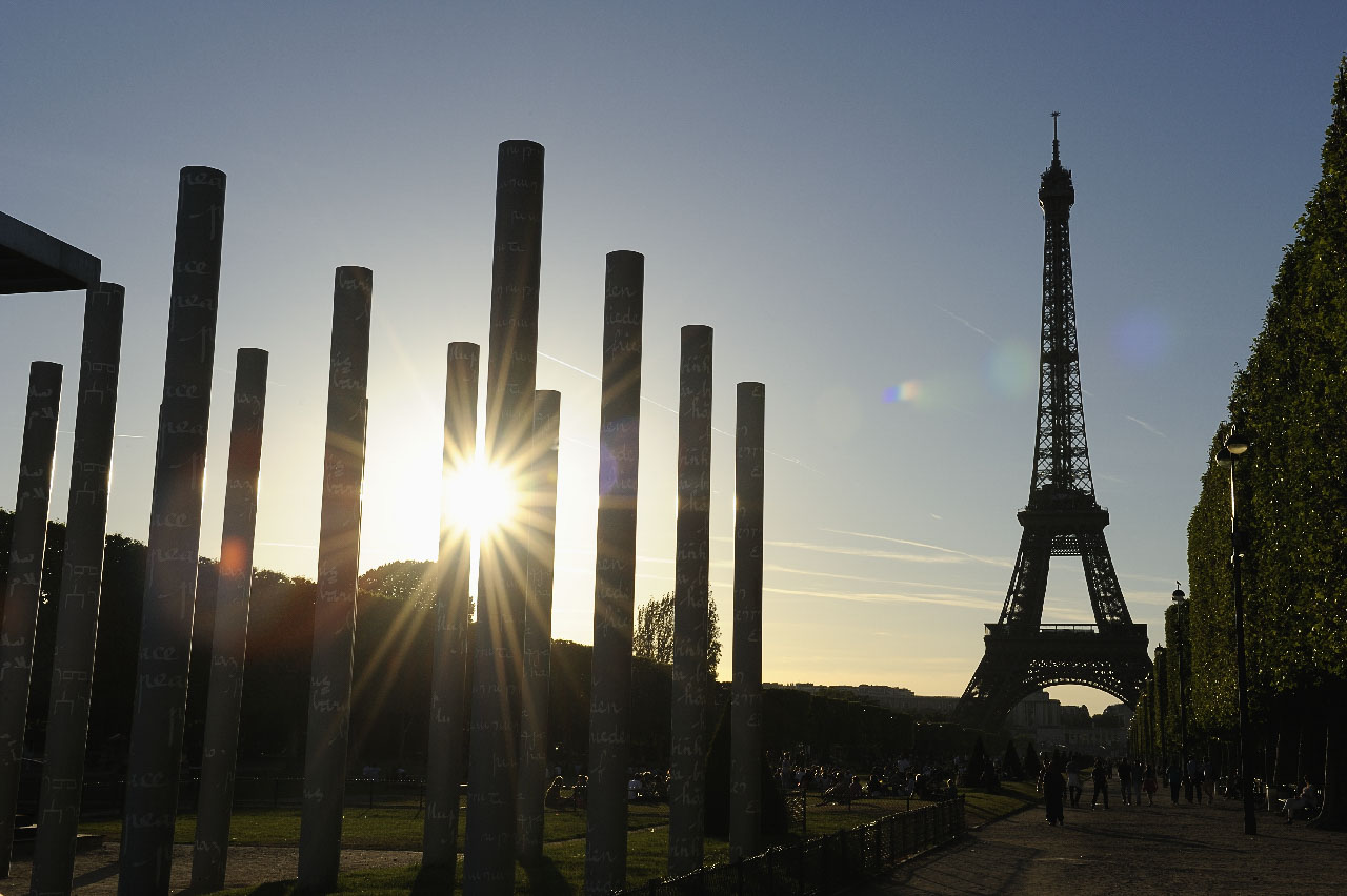 Paris, la ville lumière et ses monuments.