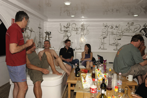 La vie pendant le safari photo, c'est aussi le sacro saint apéritif du soir.