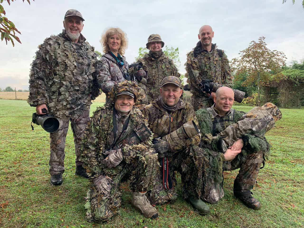 Les participants au stage de photo animalière brame du cerf du 1 octobre 2019 en Charente-Maritime. A genoux : Gilles, Raphaël et Benoit. Debout : Daniel, Annik, Pascale et Ludovic.