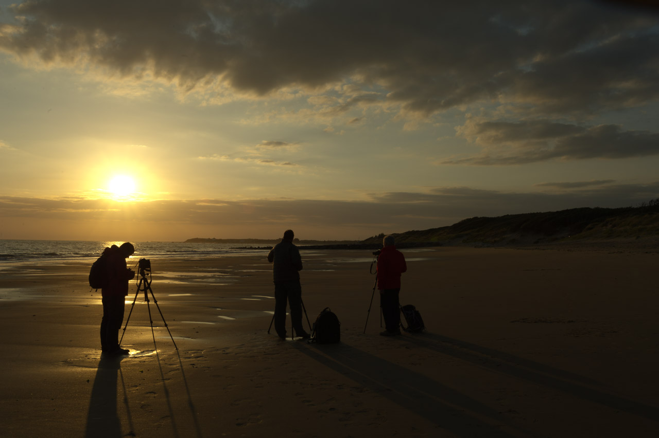 Un groupe de photographes pendant un stage de photo de paysages en Charente-Maritime.