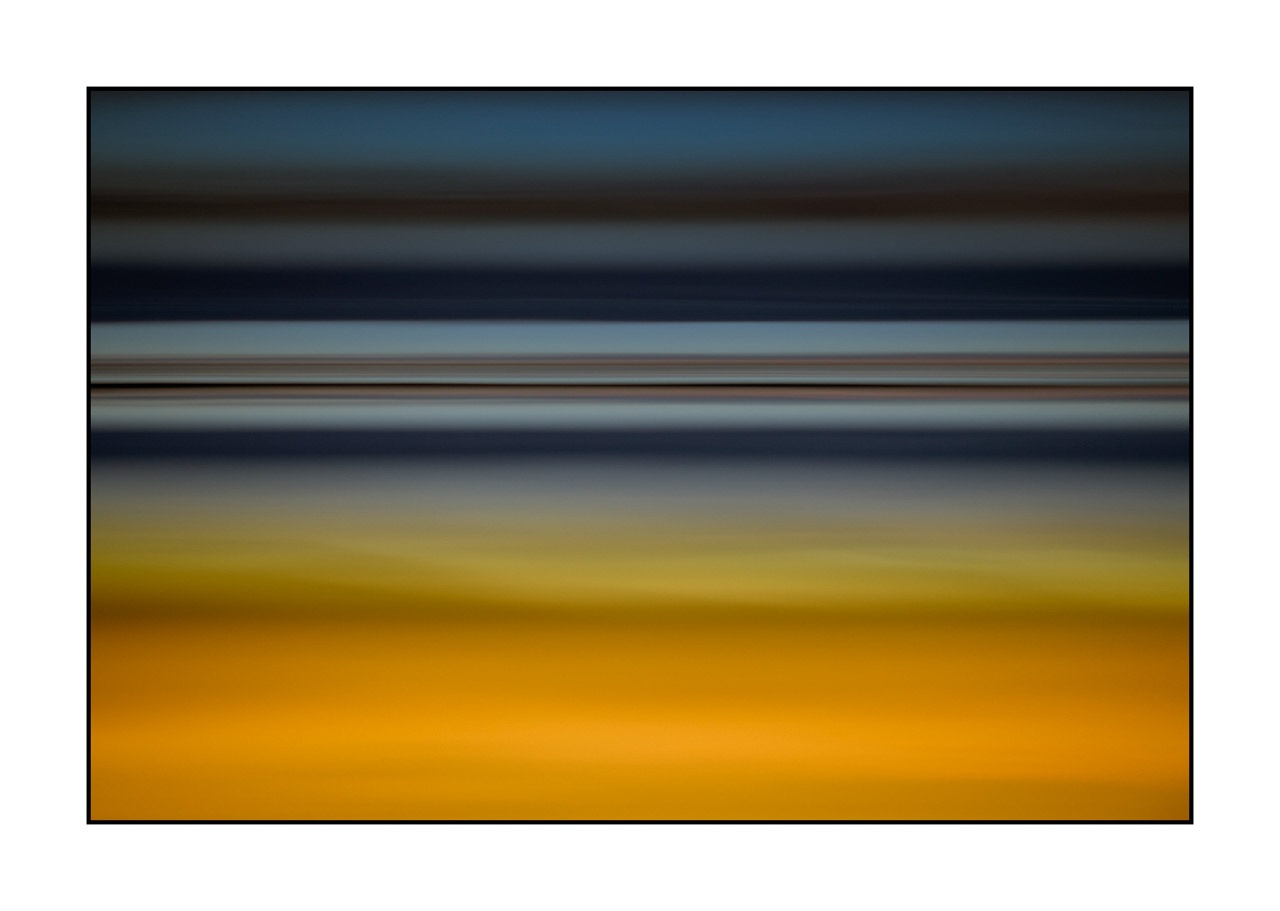 lumieres-et-couleurs/022-univers-paralleles-en-couleurs/fr/24-vaguelettes-sur-l-eau-univers-paralleles-en-couleur-210525DOMCON0219C