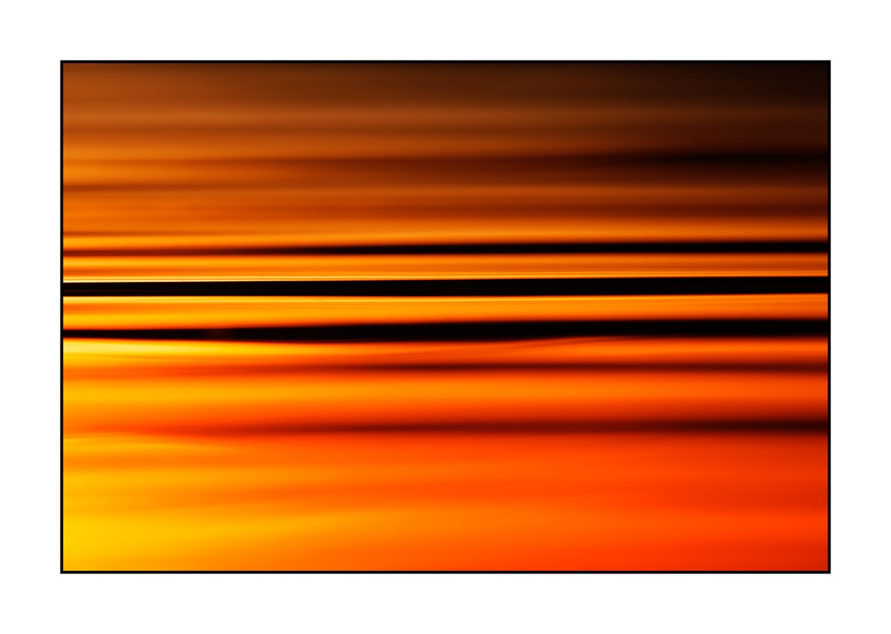lumieres-et-couleurs/022-univers-paralleles-en-couleurs/fr/26-vaguelettes-sur-l-eau-univers-paralleles-en-couleur-220517DOMCON0001C