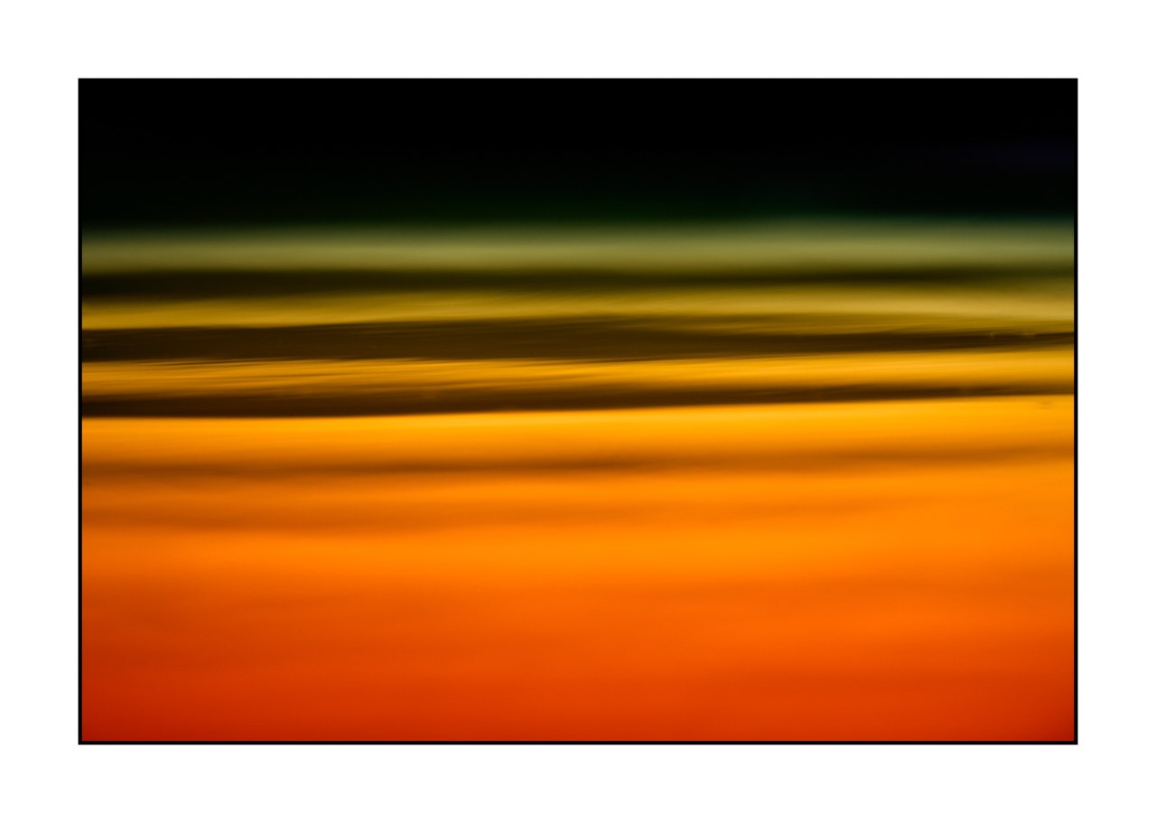 lumieres-et-couleurs/022-univers-paralleles-en-couleurs/fr/27-vaguelettes-sur-l-eau-univers-paralleles-en-couleur-210525DOMCON0014C