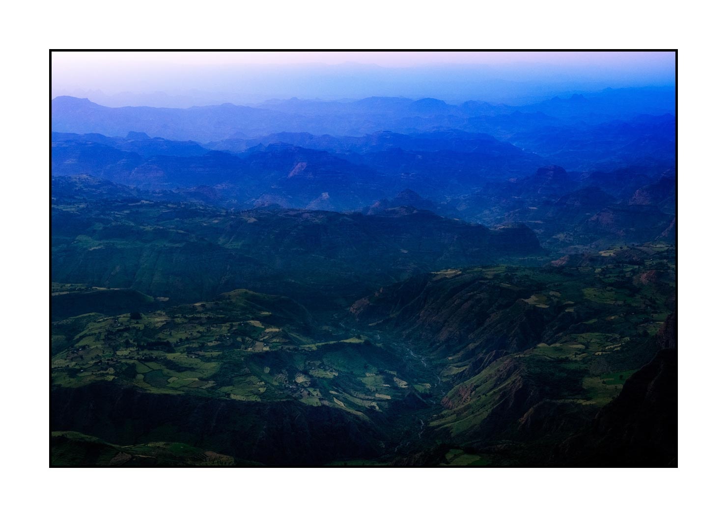 lumieres-et-couleurs/027-merveilles-naturelles-du-simien/edition-limitee/en/06-landscapes-simien-mountains-ethiopia-in-color-20181111ETHSIM0012C