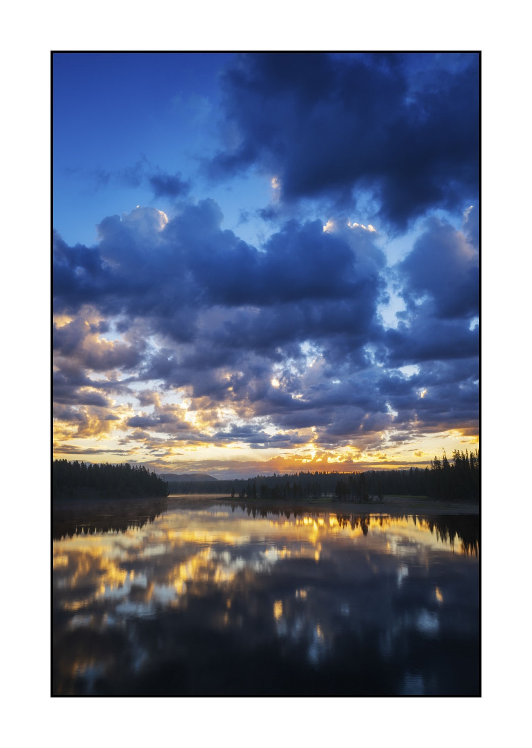 lumieres-et-couleurs/034-merveilles-naturelles-du-yellowstone-en-couleur/fr/13-le-parc-national-du-yellowstone-1835-32C
