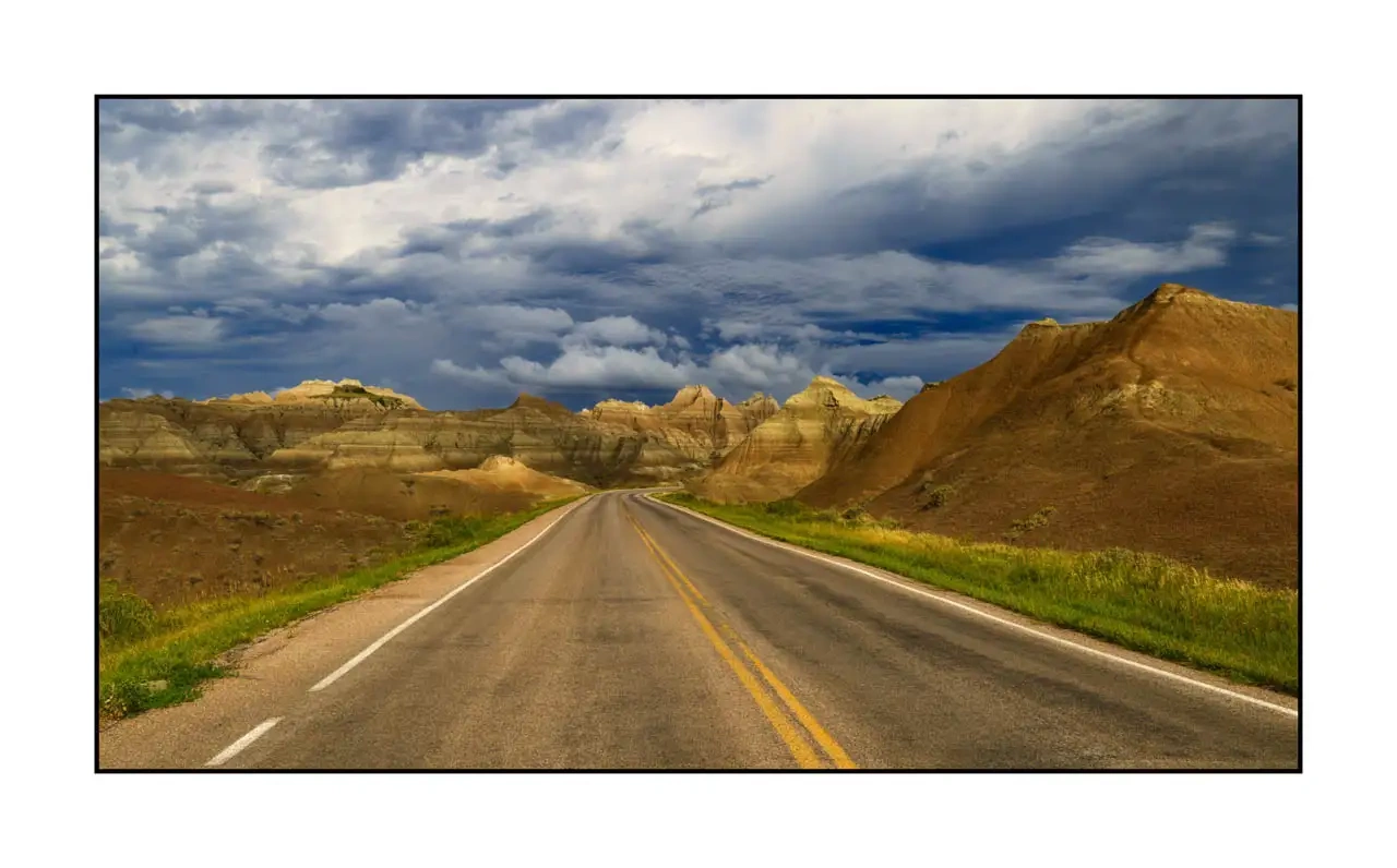 lumieres-et-couleurs/063-hymnes-silencieux-terre-badlands/fr/01-paysage-badlands-dakota-2222-169C