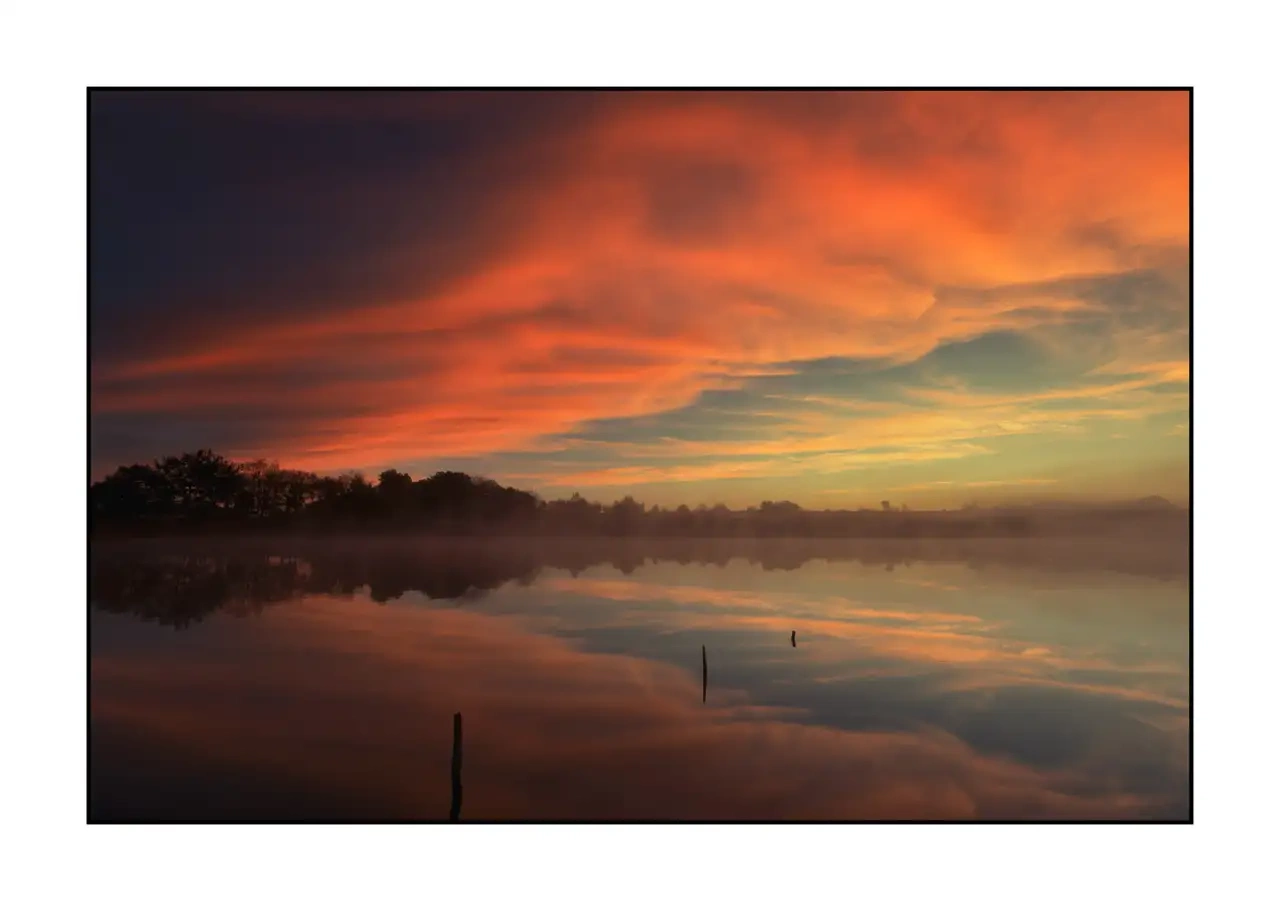 lumieres-et-couleurs/065-reflets-d-un-monde-apaise/en/02-landscape-haute-saintonge-pond-2311-32C