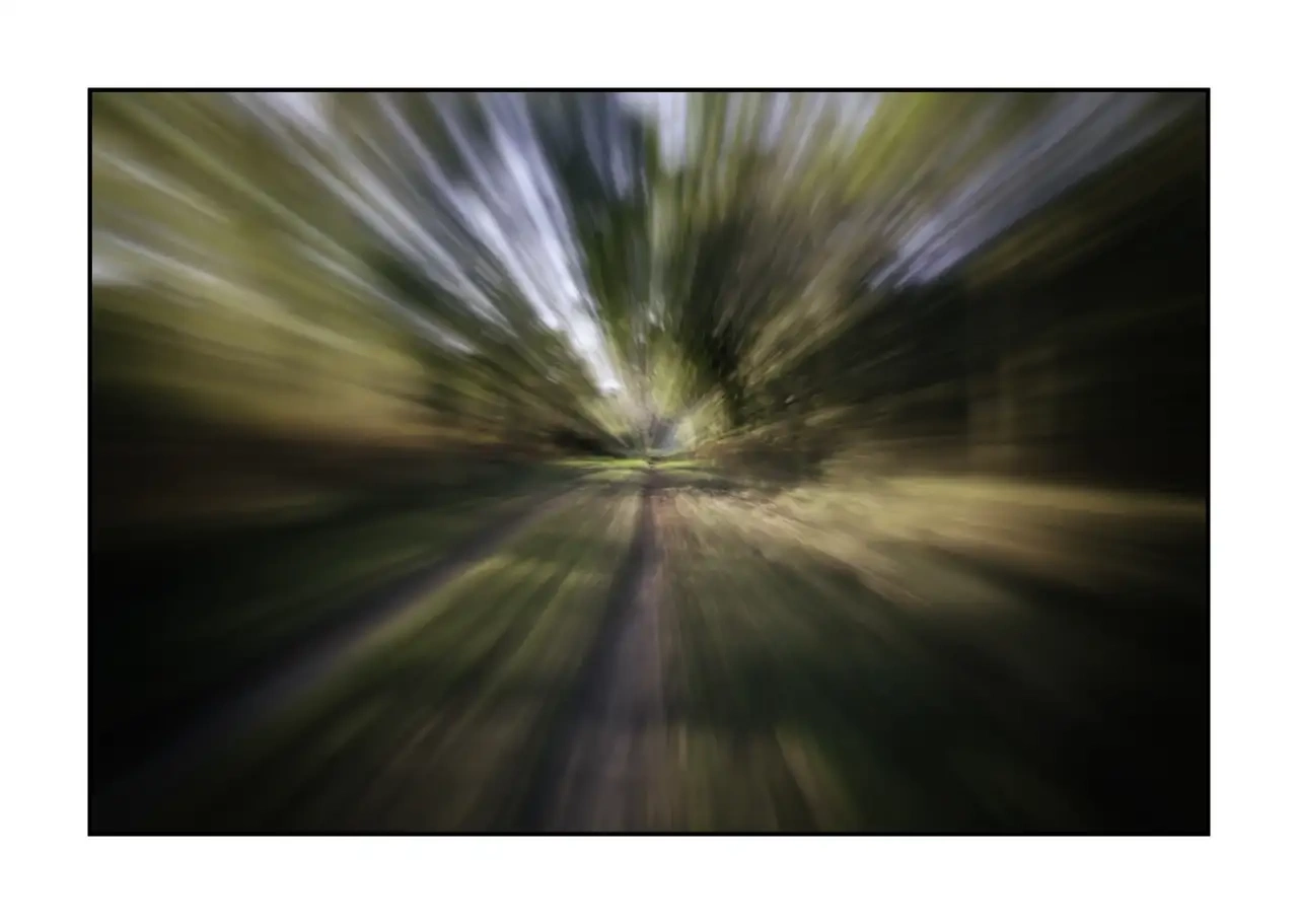 lumieres-et-couleurs/066-fuite-vers-l-invisible/edition-limitee/en/02-abstract-photo-underwood-zooming-2342-32I