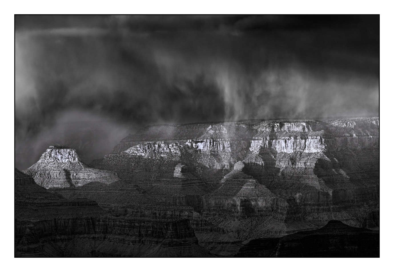 nuances-de-noirs-et-de-blancs/016-tourmente/fr/10-180120GCALAN0210B