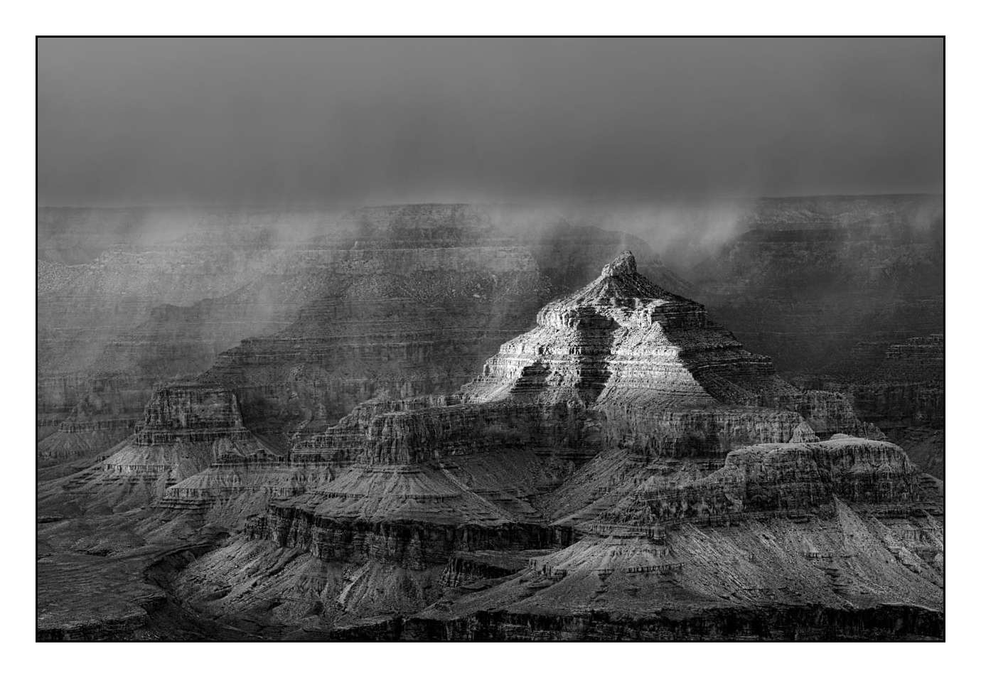 nuances-de-noirs-et-de-blancs/016-tourmente/fr/12-180120GCALAN0222B