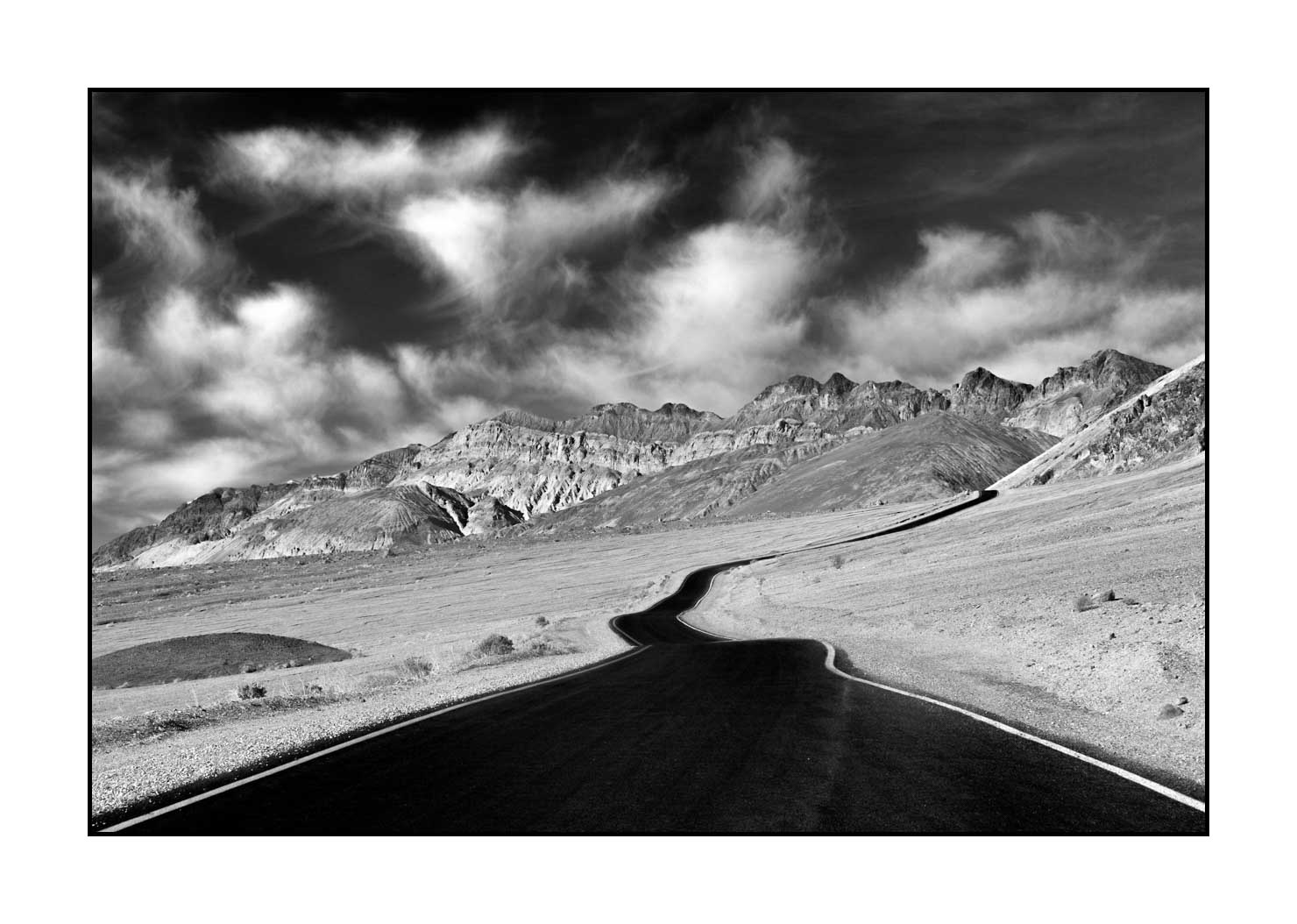 nuances-de-noirs-et-de-blancs/023-partir/fr/03-route-sud-ouest-des-etats-unis-noir-et-blanc-180125DVALAN0488B
