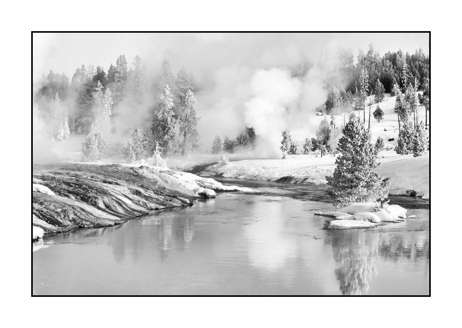 nuances-de-noirs-et-de-blancs/041-merveilles-naturelles-yellowstone-en-hiver/en/45-snowy-landscape-yellowstone-black-and-white-220104YELLAN0206B