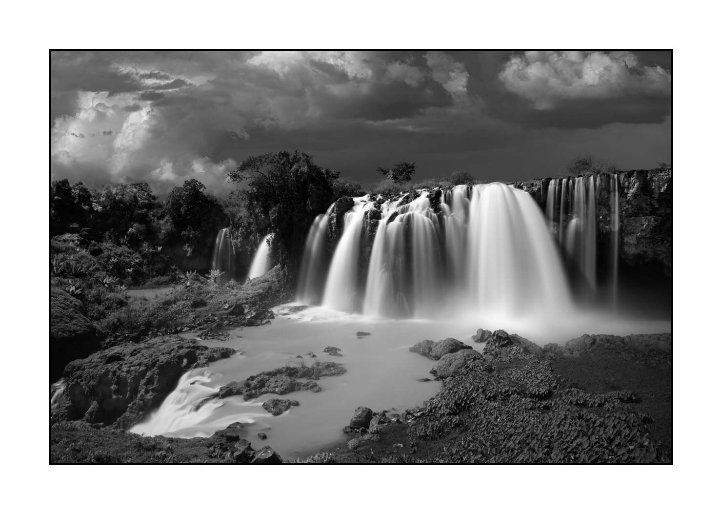 nuances-de-noirs-et-de-blancs/042-le-temps-qui-passe/fr/02-chutes-nil-bleu-tana-ethiopie-en-noir-et-blanc-20181117ETHBNI0014B