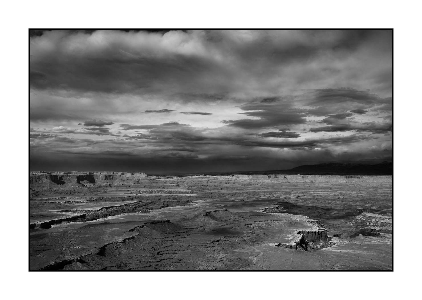 nuances-de-noirs-et-de-blancs/045-l-empreinte-du-temps/fr/04-empreinte-du-temps-en-noir-et-blanc-180803UTACAL0110B