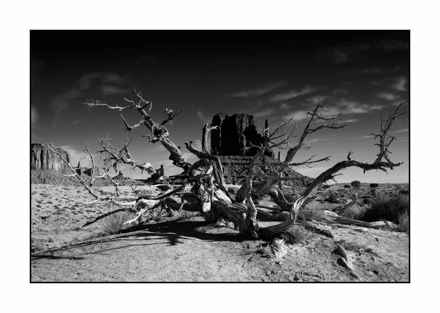 nuances-de-noirs-et-de-blancs/052-merveilles-monument-valley-noir-et-blanc/en/09-monument-valley-black-and-white-200130UTAMON0054B