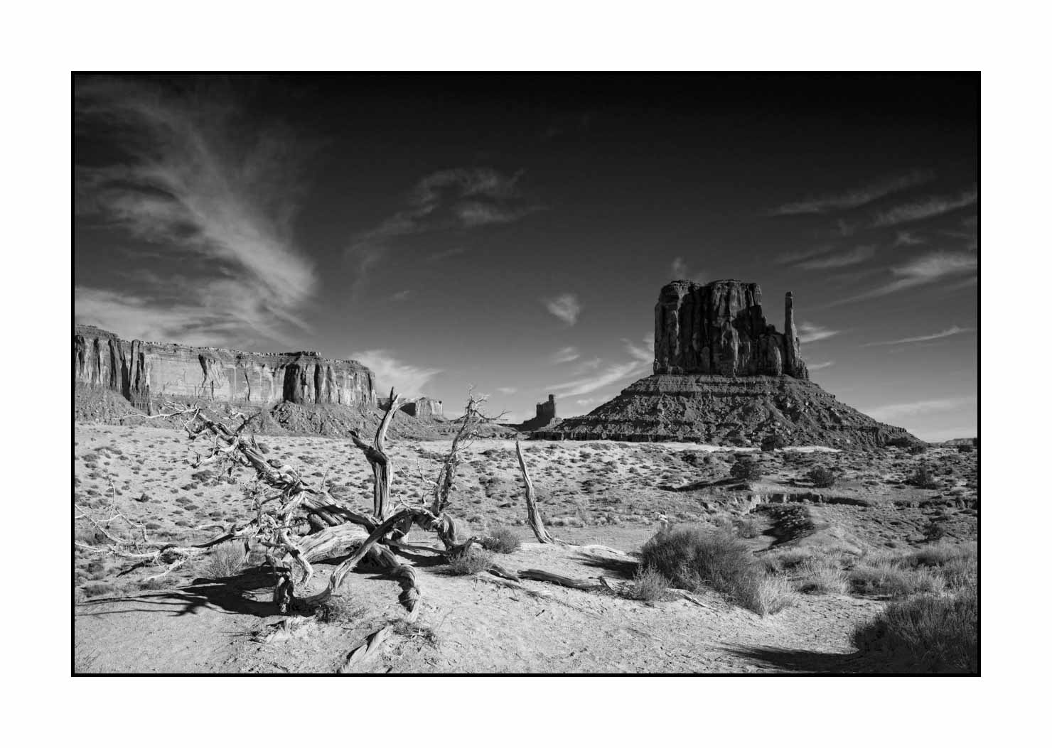 nuances-de-noirs-et-de-blancs/052-merveilles-monument-valley-noir-et-blanc/en/10-monument-valley-black-and-white-200130UTAMON0058B
