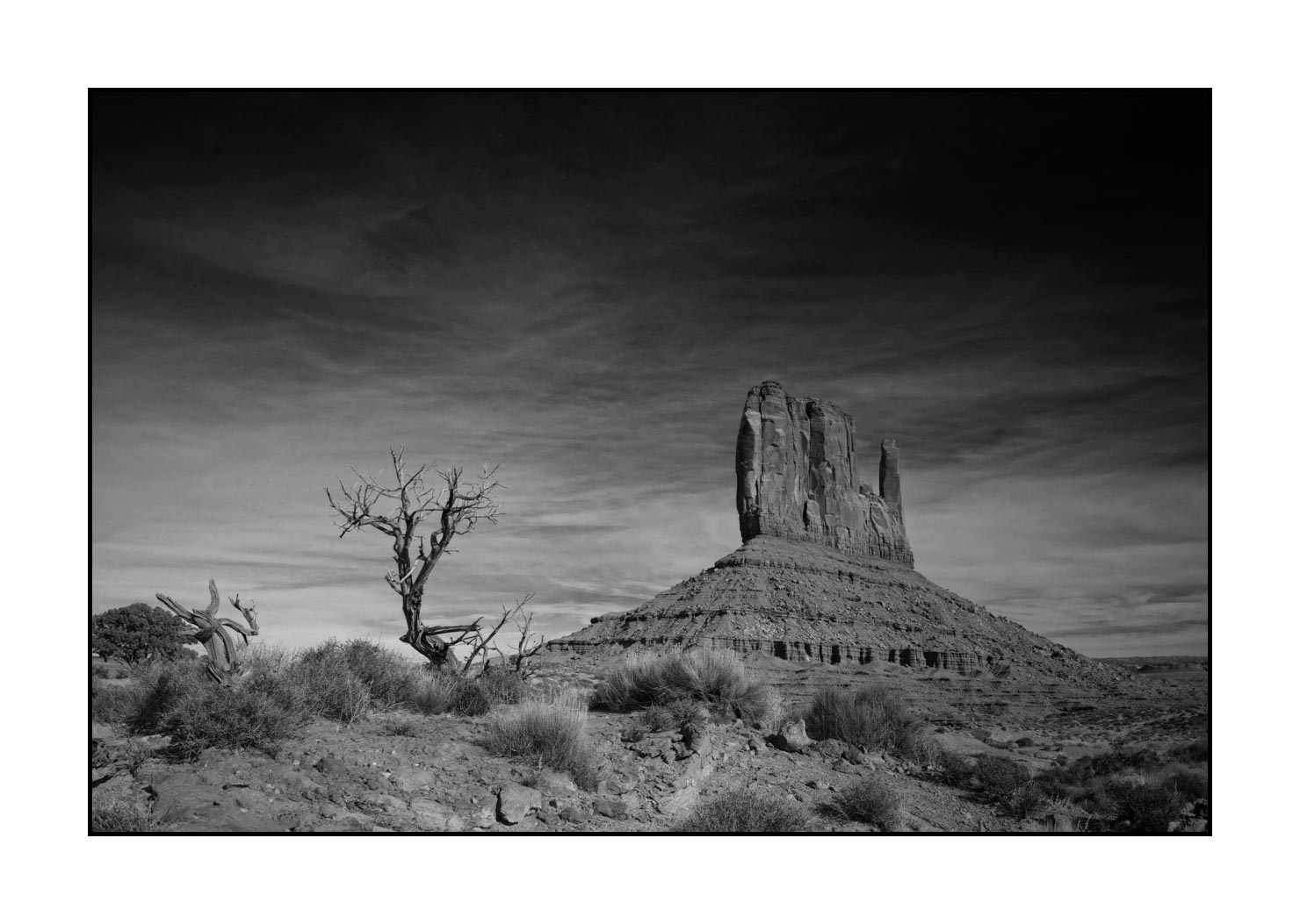 nuances-de-noirs-et-de-blancs/052-merveilles-monument-valley-noir-et-blanc/en/15-monument-valley-black-and-white-200130UTAMON0135B