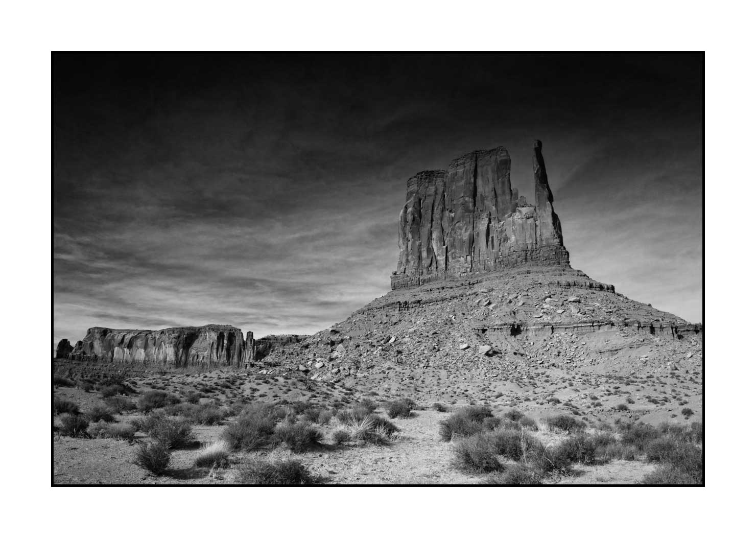 nuances-de-noirs-et-de-blancs/052-merveilles-monument-valley-noir-et-blanc/fr/16-monument-valley-noir-et-blanc-200130UTAMON0147B
