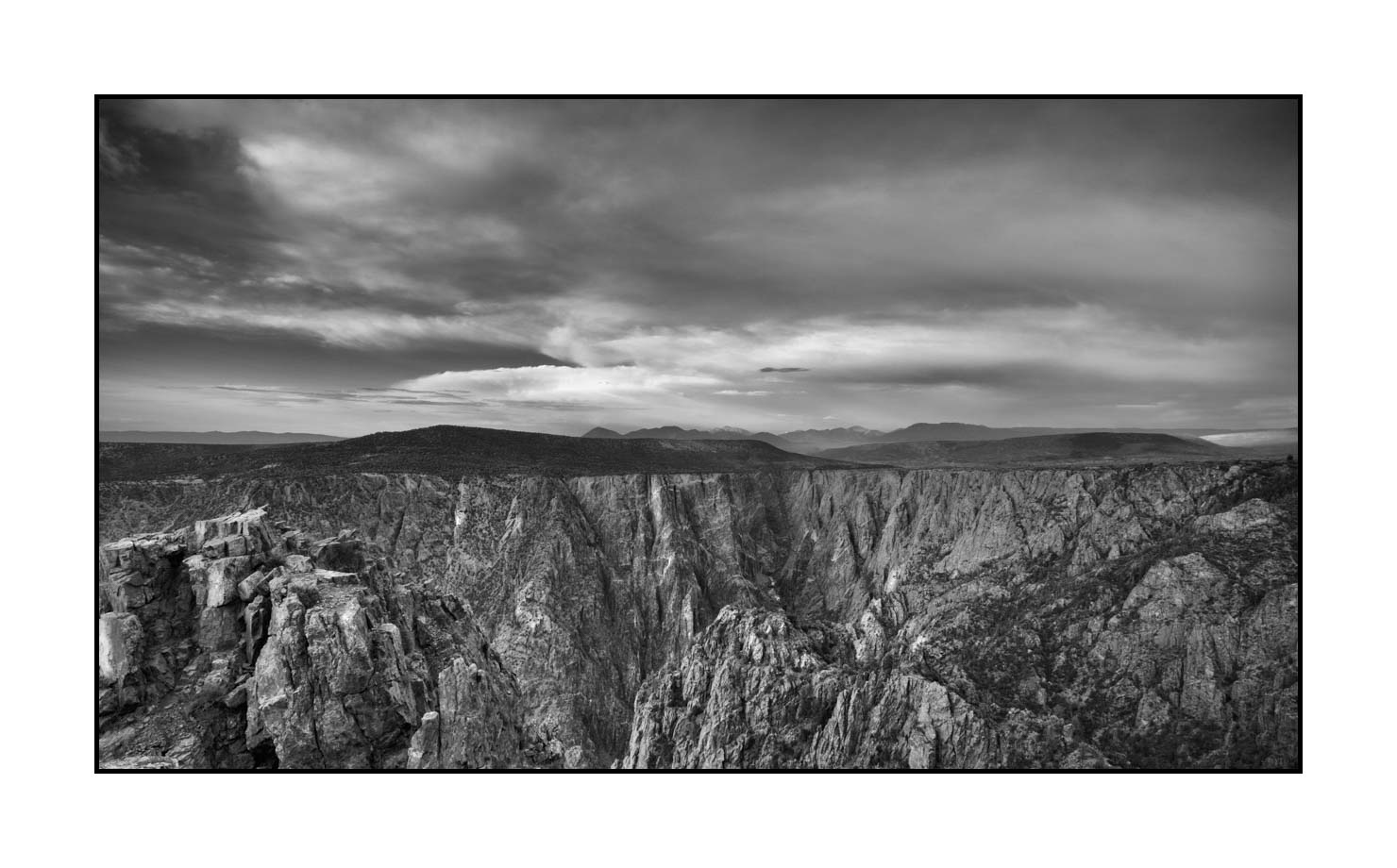 nuances-de-noirs-et-de-blancs/056-merveilles-black-canyon/en/08-landscape-of-black-canyon-of-the-gunnison-200828BLACAN0079B
