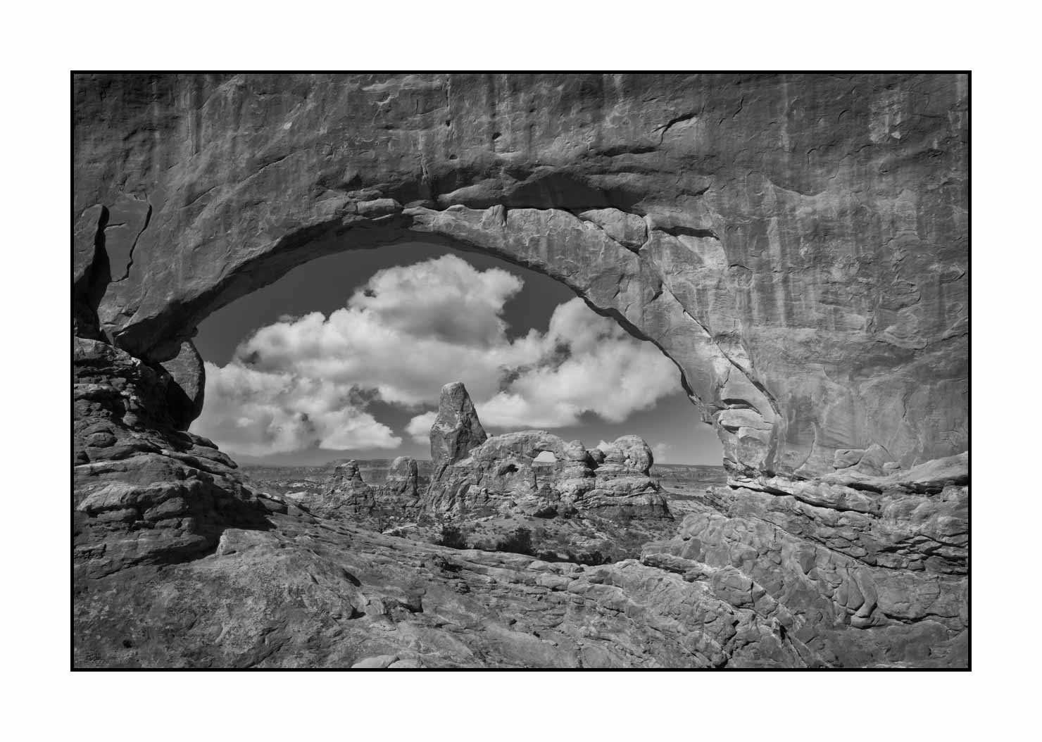 nuances-de-noirs-et-de-blancs/058-merveilles-naturelles-de-arches/en/05-arches-national-park-black-and-white-190506UTAARC0033B