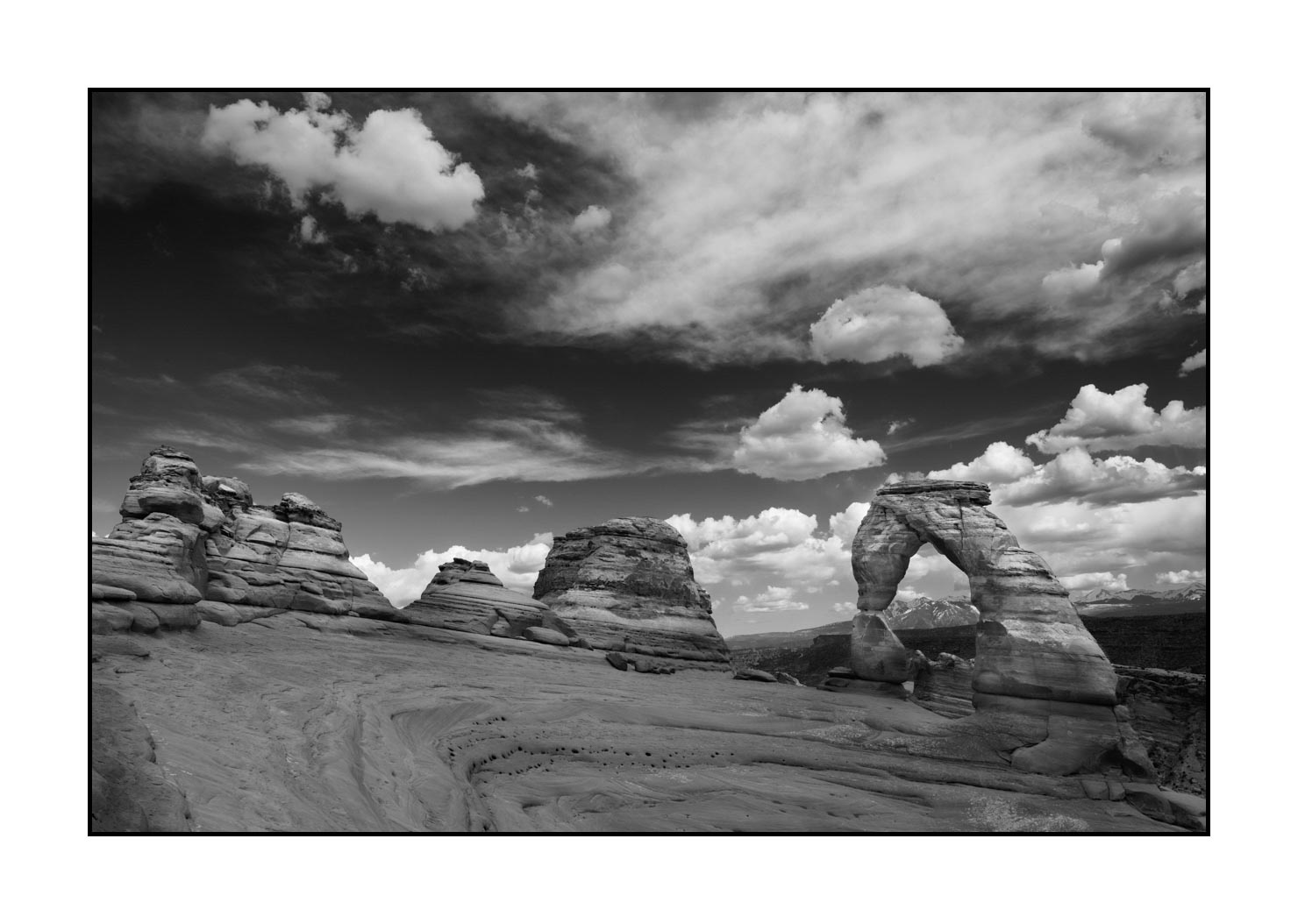 nuances-de-noirs-et-de-blancs/058-merveilles-naturelles-de-arches/fr/02-parc-national-des-arches-noir-et-blanc-190506UTAARC0098B