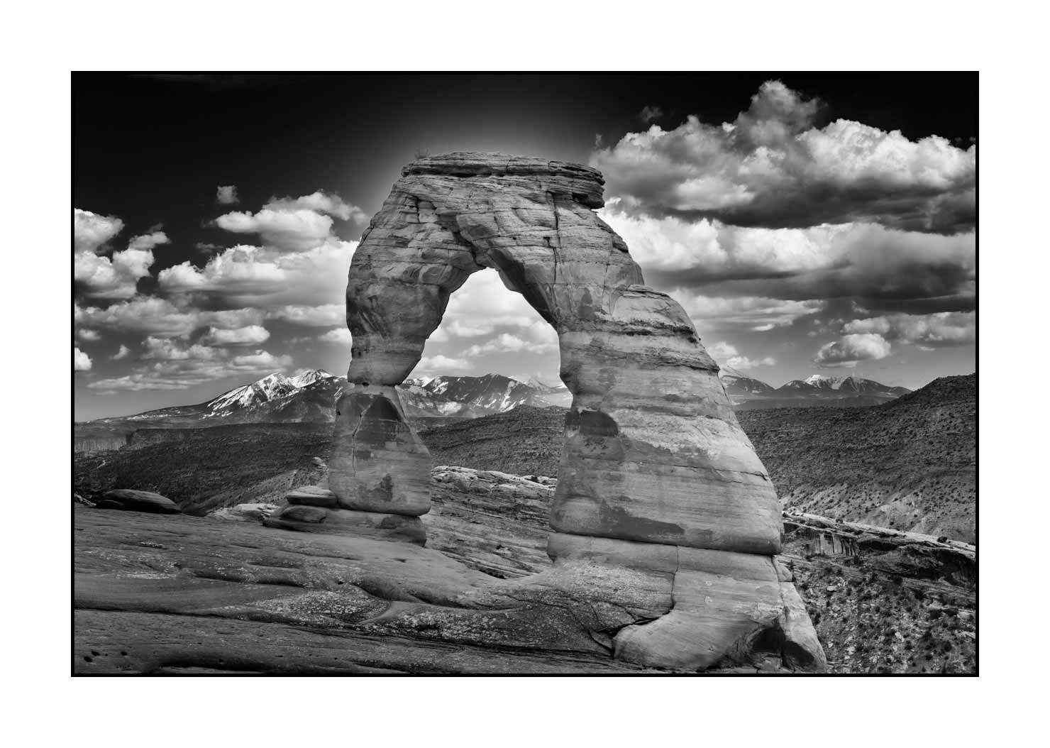 nuances-de-noirs-et-de-blancs/058-merveilles-naturelles-de-arches/fr/03-parc-national-des-arches-noir-et-blanc-190506UTAARC0069B
