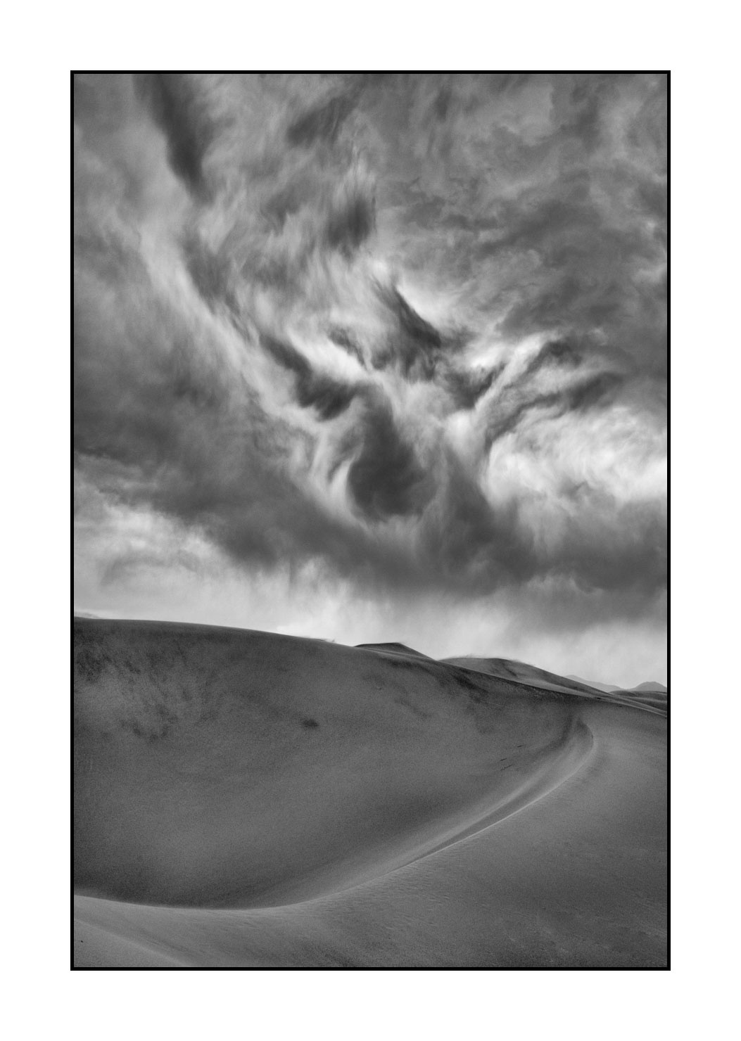 nuances-de-noirs-et-de-blancs/059-merveilles-naturelles-de-great-sand-dunes/fr/10-great-sand-dune-noir-et-blanc-200816GRSDUN0083B