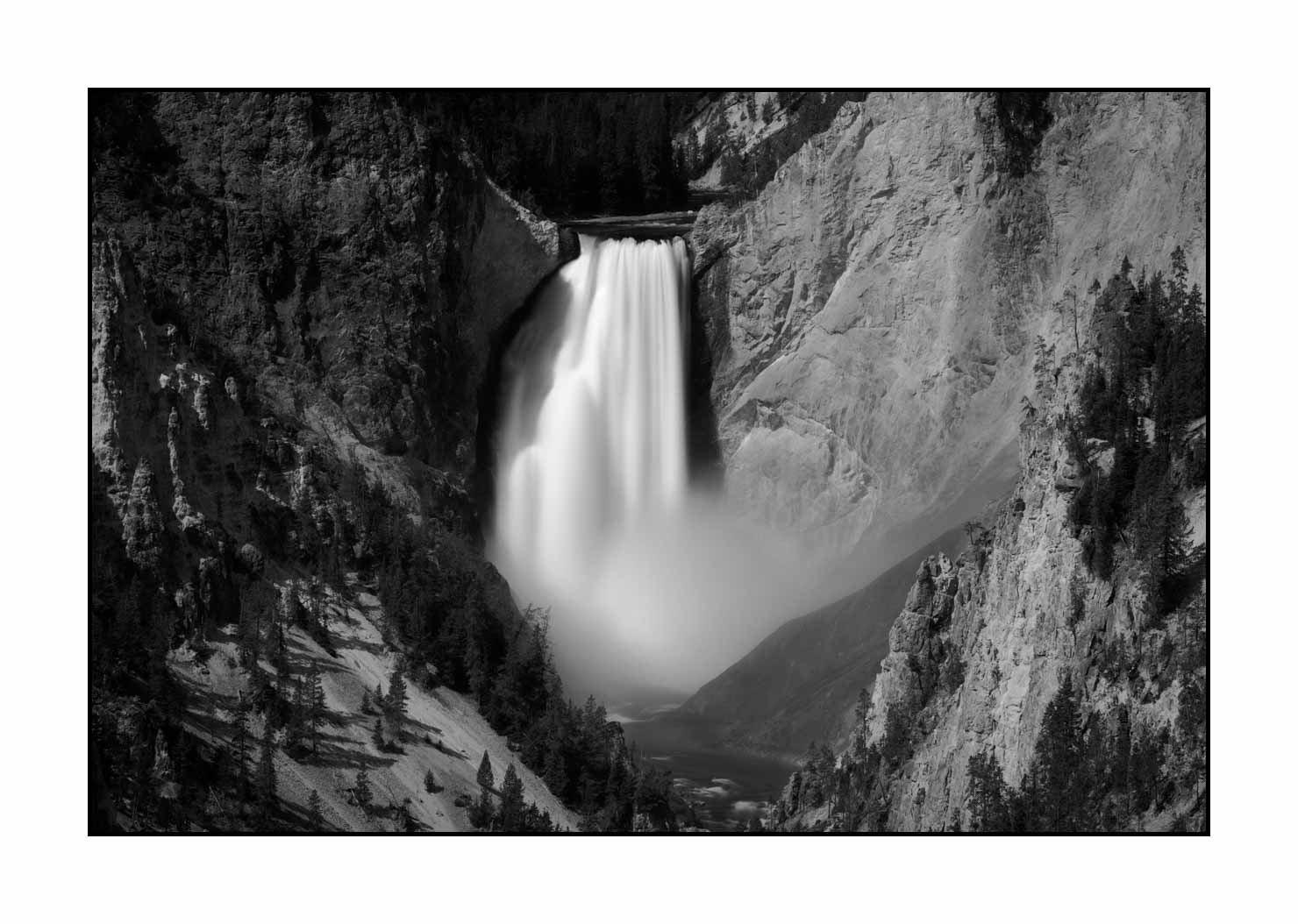 nuances-de-noirs-et-de-blancs/060-merveilles-yellowstone-en-noir-et-blanc/fr/01-le-yellowstone-en-noir-et-blanc-180816YELLAN0044B