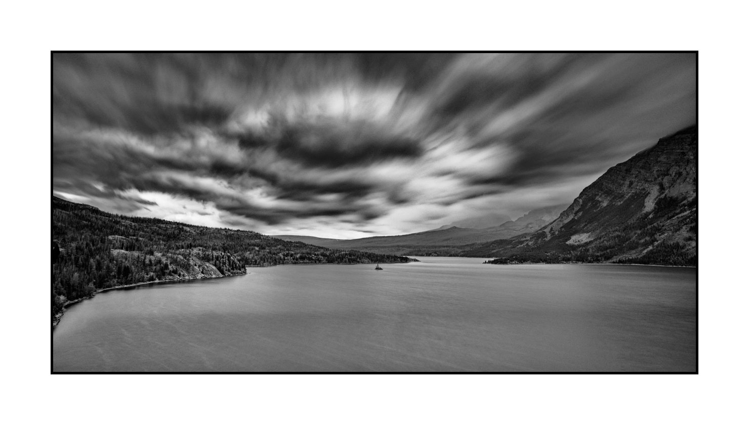 nuances-de-noirs-et-de-blancs/063-merveilles-de-glacier/fr/01-paysage-parc-national-des-glaciers-noir-et-blanc-160818USAGLAPA0202B