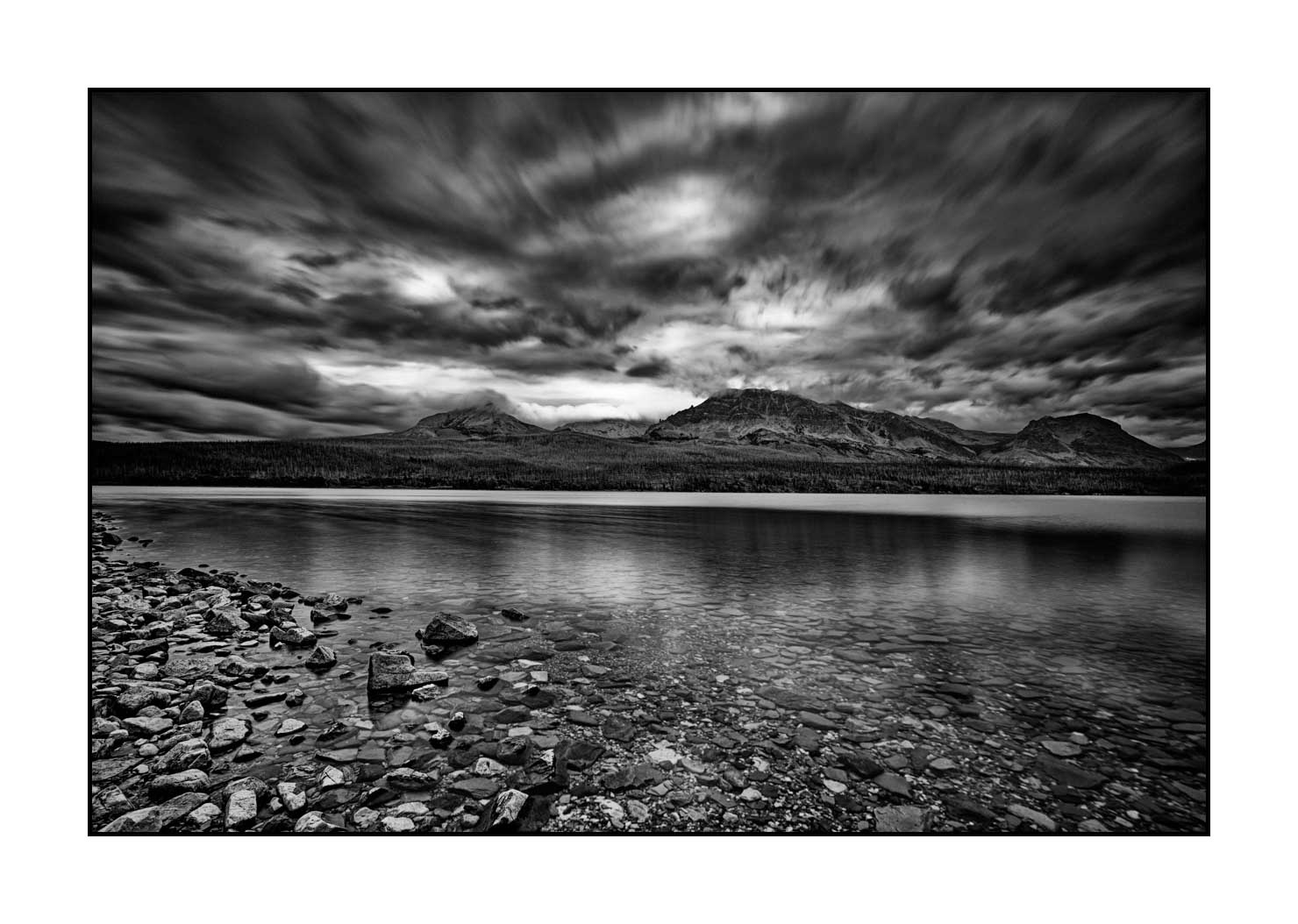 nuances-de-noirs-et-de-blancs/063-merveilles-de-glacier/fr/07-paysage-parc-national-des-glaciers-noir-et-blanc-160818USAGLAPA0186B
