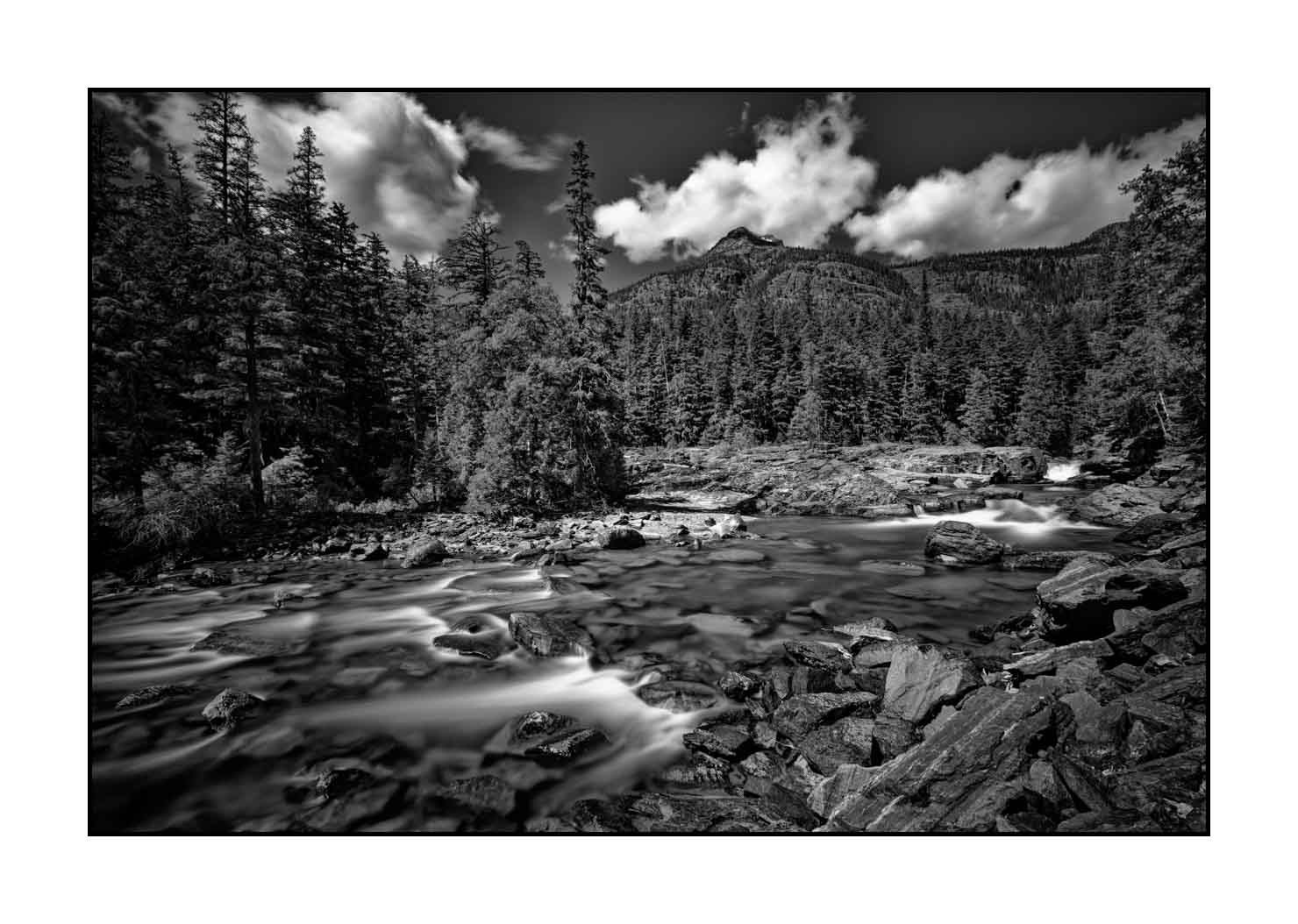 nuances-de-noirs-et-de-blancs/063-merveilles-de-glacier/fr/13-paysage-parc-national-des-glaciers-noir-et-blanc-160818USAGLAPA0053B