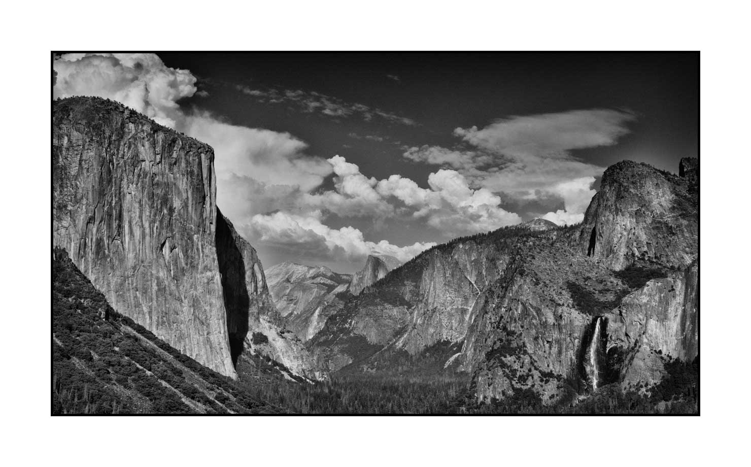 nuances-de-noirs-et-de-blancs/064-merveilles-de-yosemite/fr/04-paysage-parc-national-de-yosemite-noir-et-blanc-190823YOSLAN1450B