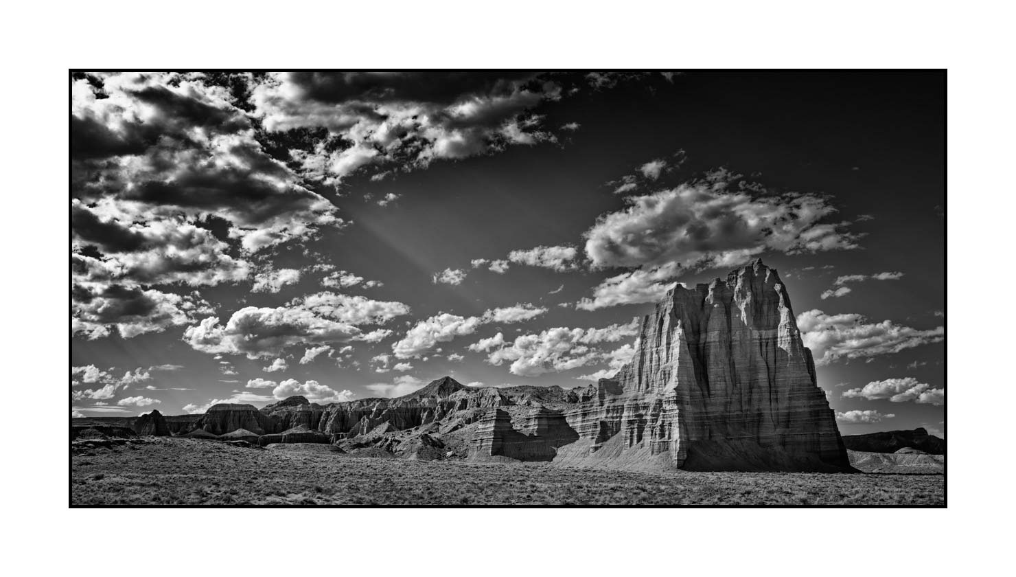 nuances-de-noirs-et-de-blancs/065-merveilles-de-cathedral-valley/en/08-landscape-cathedral-valley-black-and-white-180825CATVAL0192B