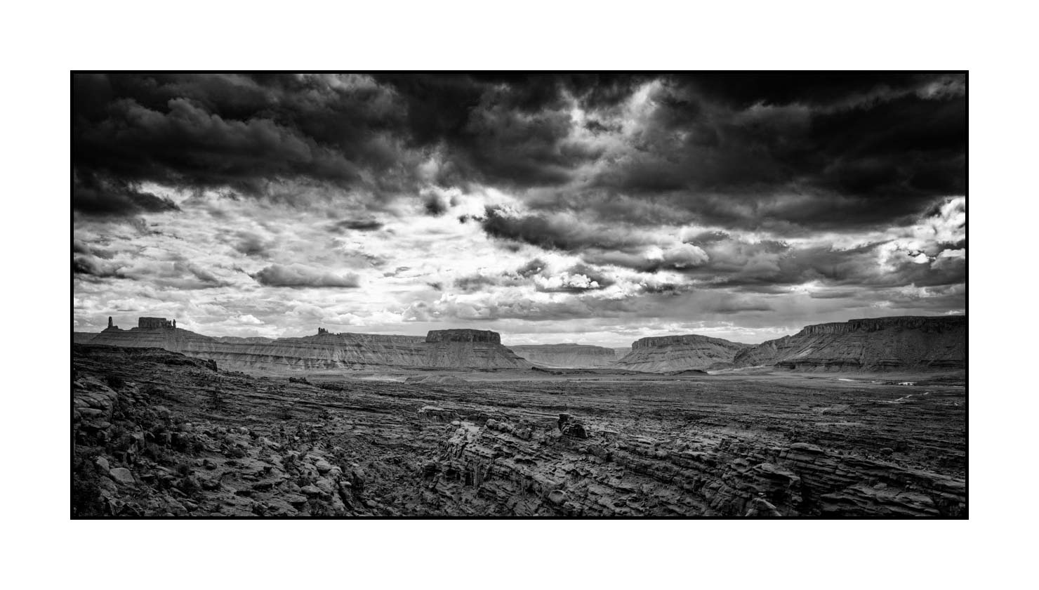 nuances-de-noirs-et-de-blancs/066-merveilles-naturelles-de-castle-valley/fr/05-paysage-castle-valley-noir-et-blanc-190507UTACAV0067B