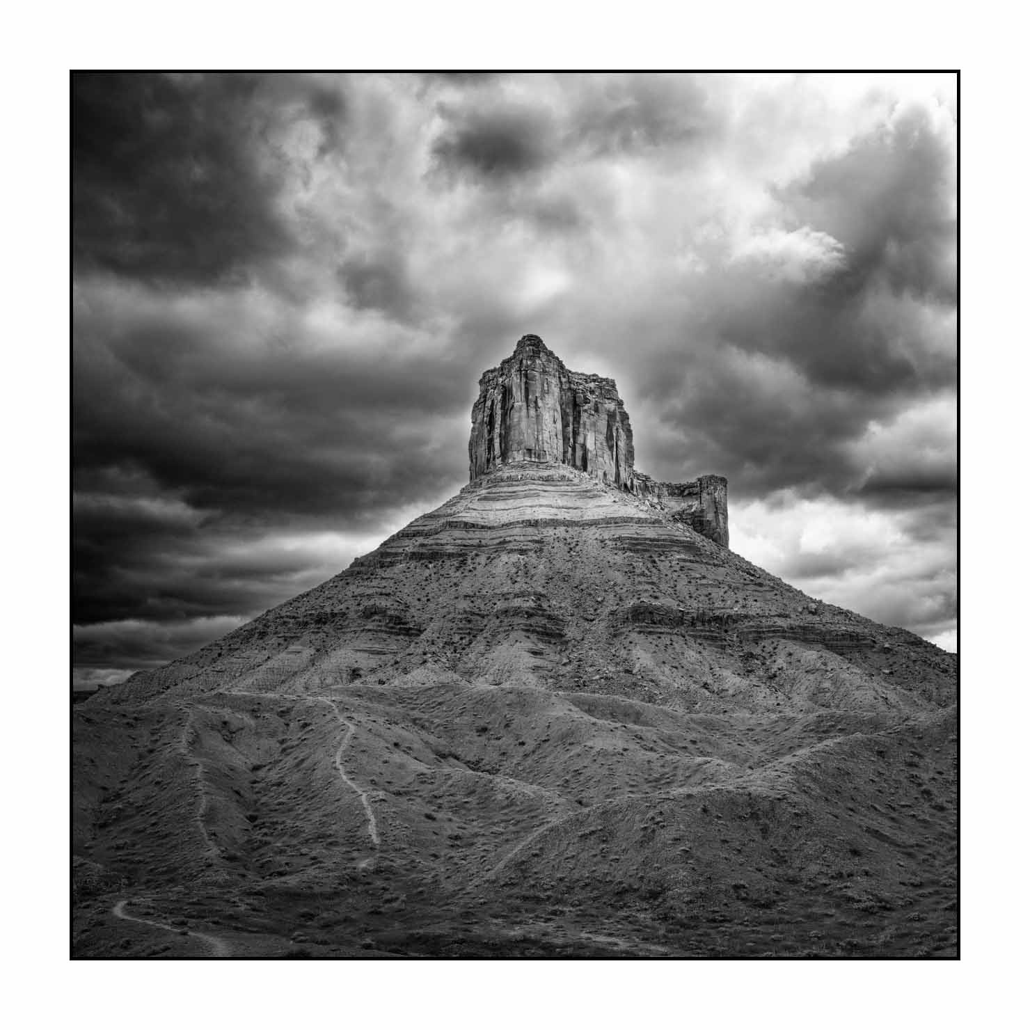 nuances-de-noirs-et-de-blancs/066-merveilles-naturelles-de-castle-valley/fr/06-paysage-castle-valley-noir-et-blanc-190507UTACAV0010B
