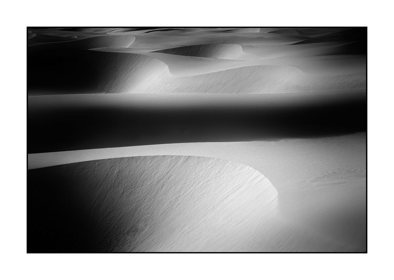 nuances-de-noirs-et-de-blancs/075-merveilles-white-sand-dunes/fr/06-white-sand-dunes-en-noir-et-blanc-221227WSDLAN0548B