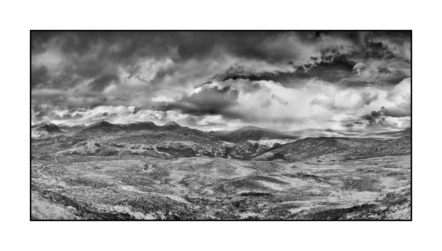 nuances-de-noirs-et-de-blancs/079-merveilles-mid-highlands-ecosse/fr/10-paysage-mid-highlands-en-ecosse-1604-21B