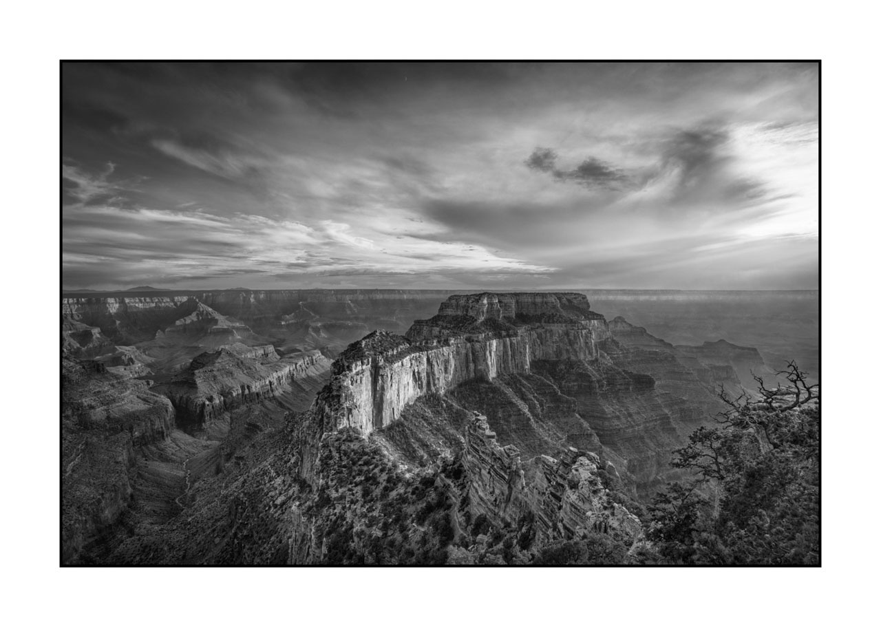 nuances-de-noirs-et-de-blancs/082-l-ame-intemporelle-grand-canyon-nord/fr/01-paysage-grand-canyon-nord-noir-et-blanc-2041-32B