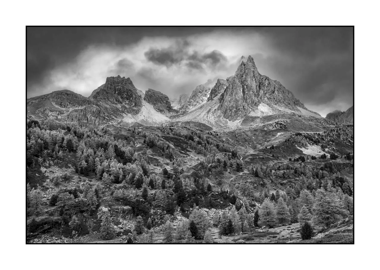 nuances-de-noirs-et-de-blancs/083-paysages-noir-et-blanc-vallee-de-la-claree/en/01-landscape-valley-la-claree-alps-black-and-white-2005-32B