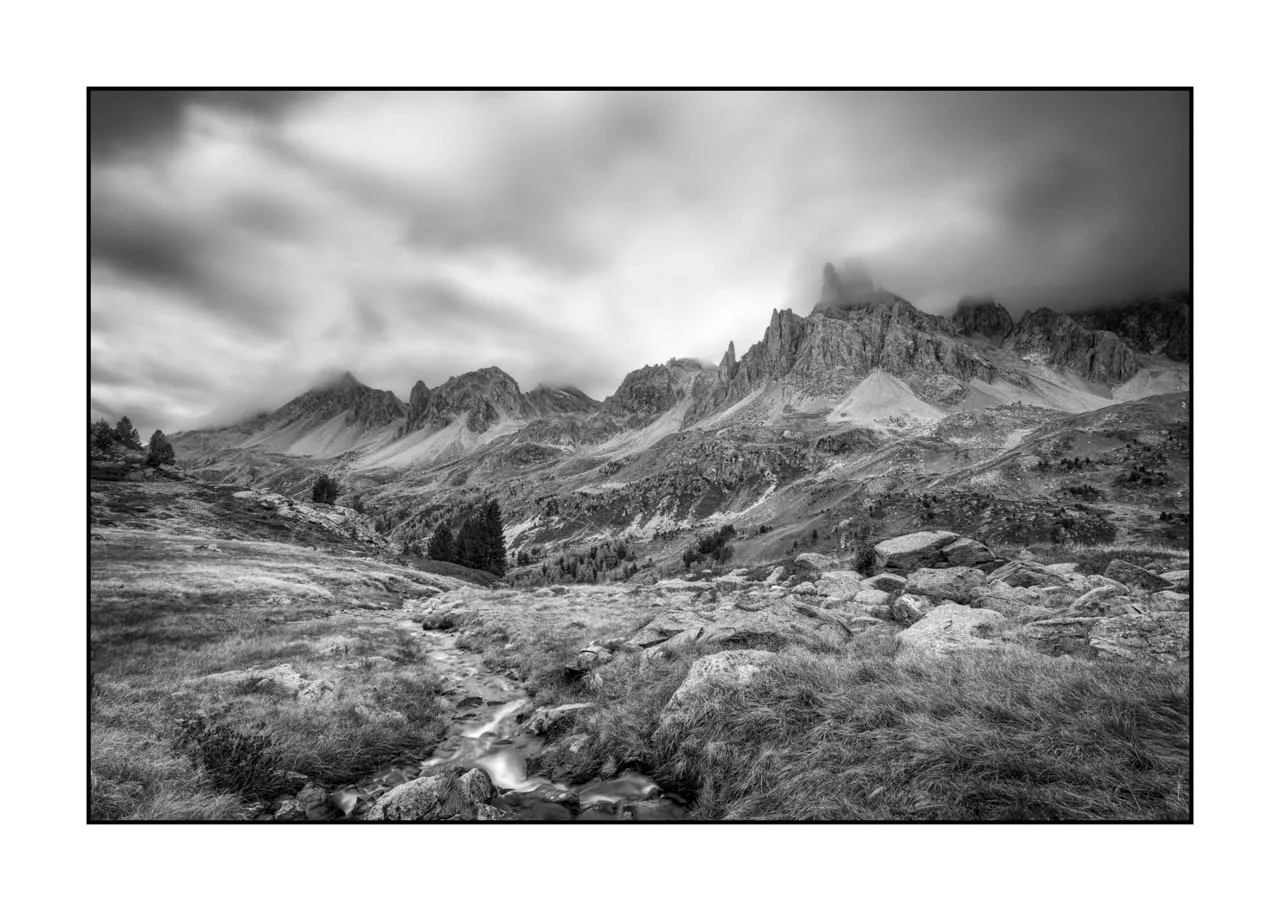 nuances-de-noirs-et-de-blancs/083-paysages-noir-et-blanc-vallee-de-la-claree/en/02-landscape-valley-la-claree-alps-black-and-white-2007-32B