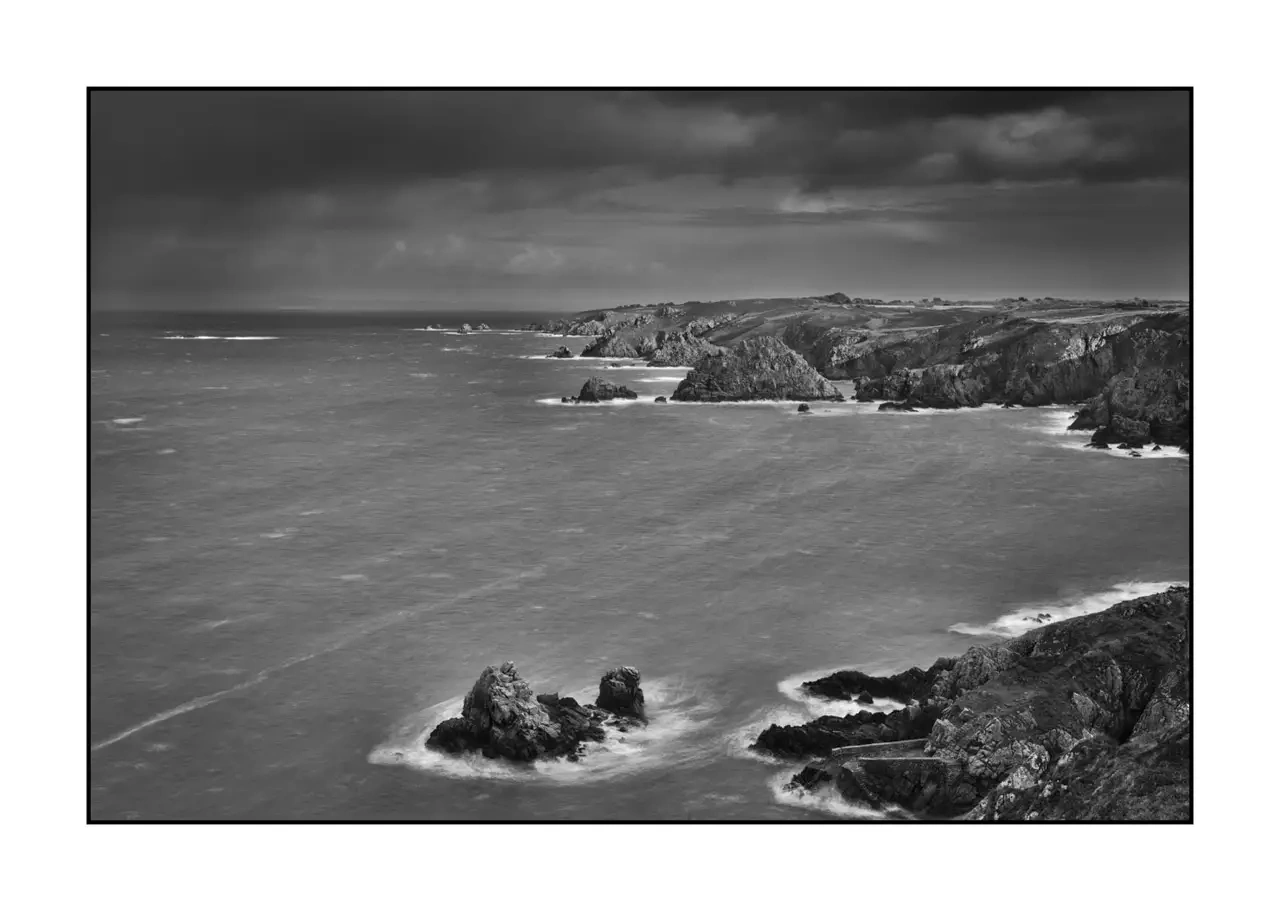 nuances-de-noirs-et-de-blancs/085-paysages-cotiers-eternels-finistere-sud/en/07-eternal-seascape-south-finistere-2110-32B