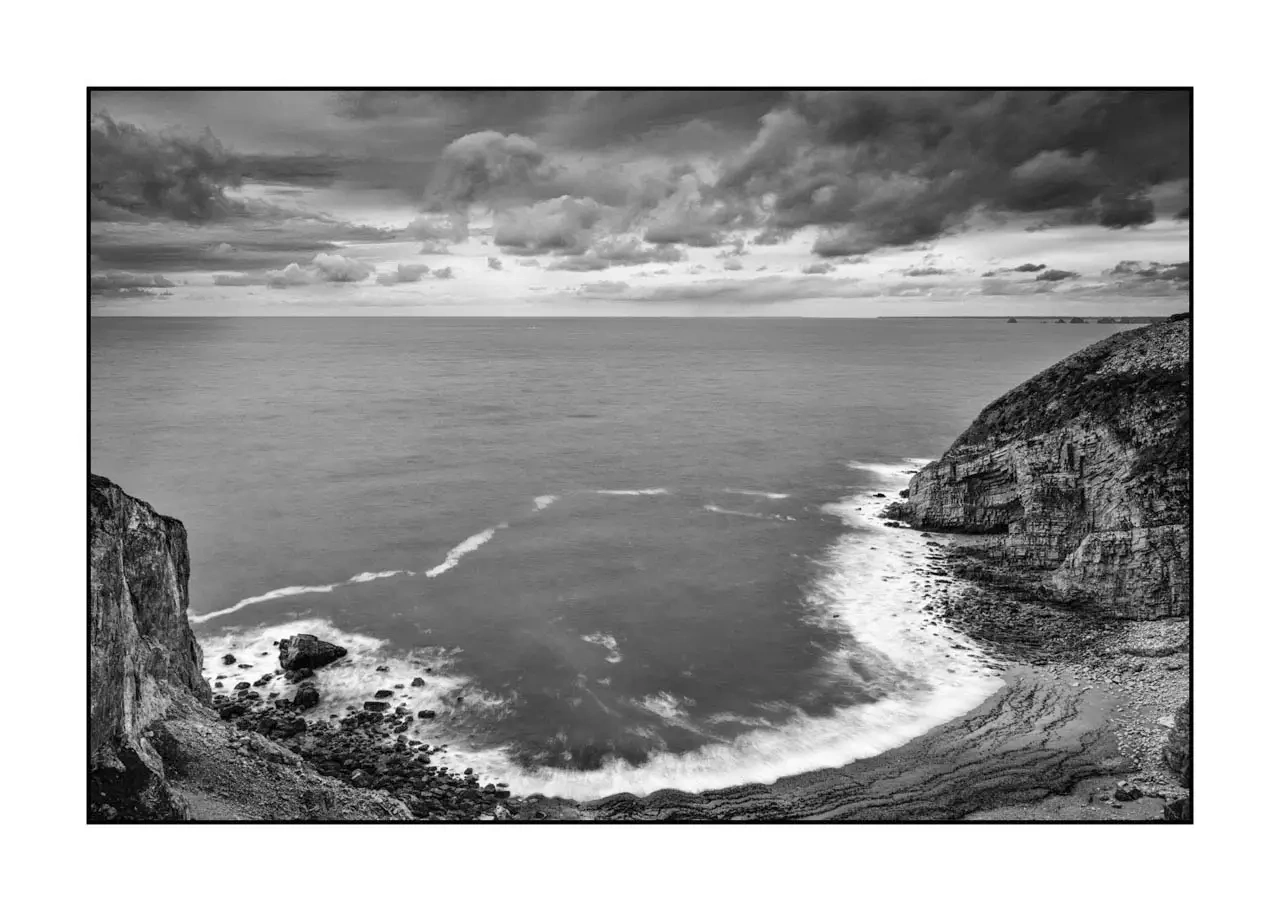 nuances-de-noirs-et-de-blancs/085-paysages-cotiers-eternels-finistere-sud/fr/01-paysage-eternel-finistere-sud-2107-32B