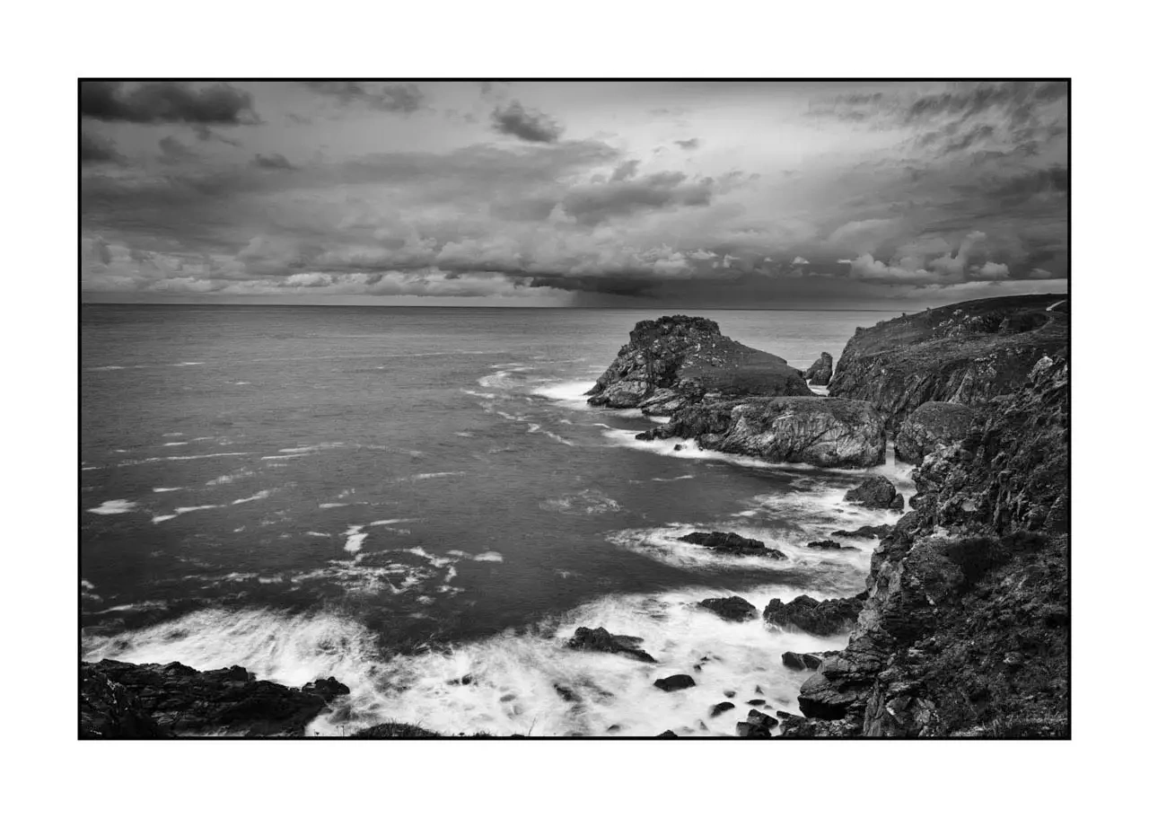 nuances-de-noirs-et-de-blancs/085-paysages-cotiers-eternels-finistere-sud/fr/03-paysage-eternel-finistere-sud-2105-32B