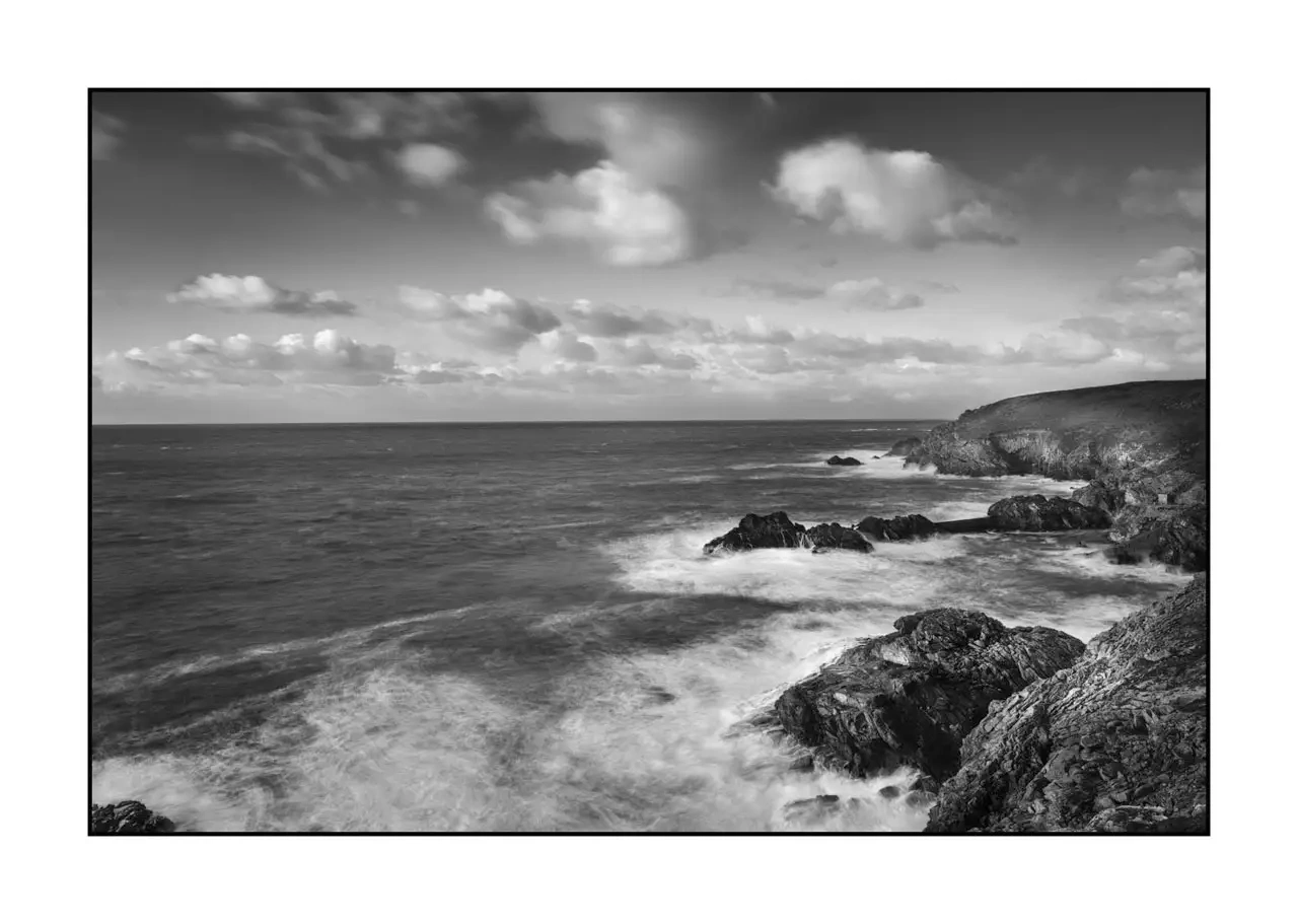 nuances-de-noirs-et-de-blancs/085-paysages-cotiers-eternels-finistere-sud/fr/05-paysage-eternel-finistere-sud-2103-32B