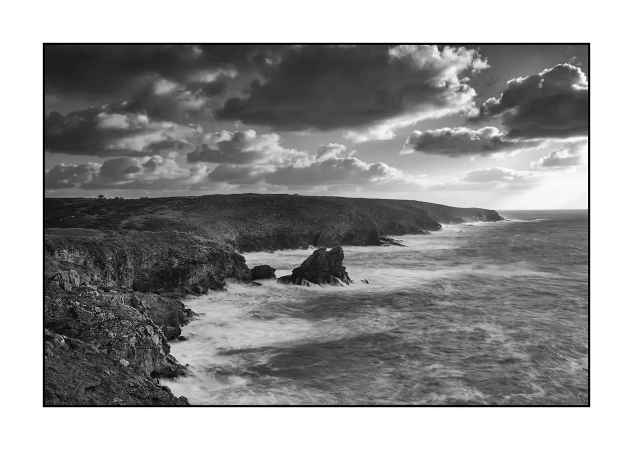 nuances-de-noirs-et-de-blancs/085-paysages-cotiers-eternels-finistere-sud/fr/06-paysage-eternel-finistere-sud-2108-32B