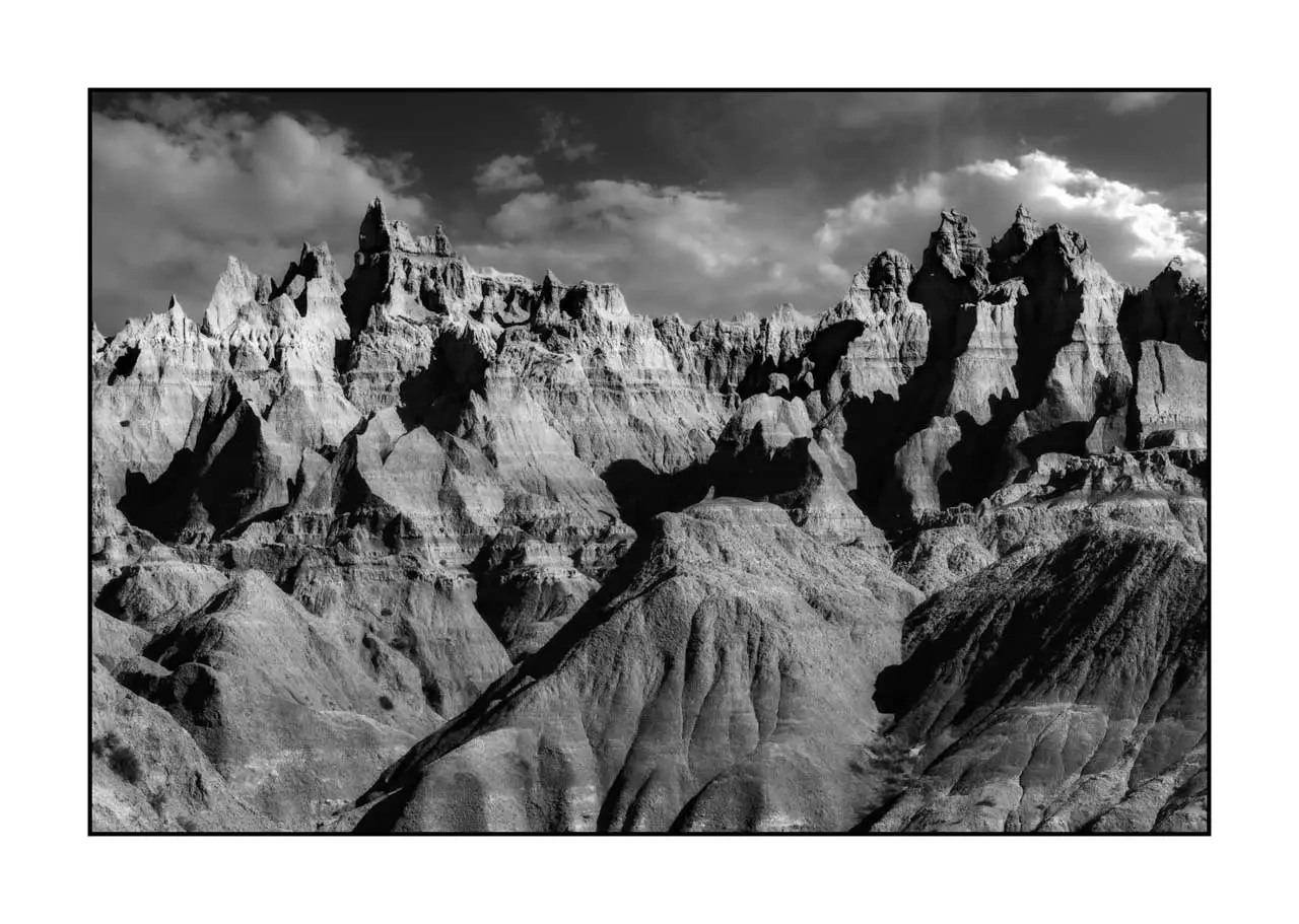 nuances-de-noirs-et-de-blancs/091-echos-du-temps-badlands/en/05-landscape-badlands-dakota-2242-32B