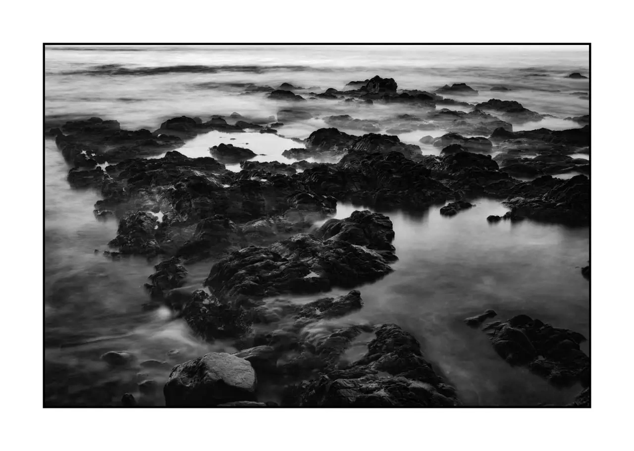 nuances-de-noirs-et-de-blancs/095-le-battement-lent-ocean/edition-limitee/en/10-waves-breaking-rocks-asturias-spain-2354-32B
