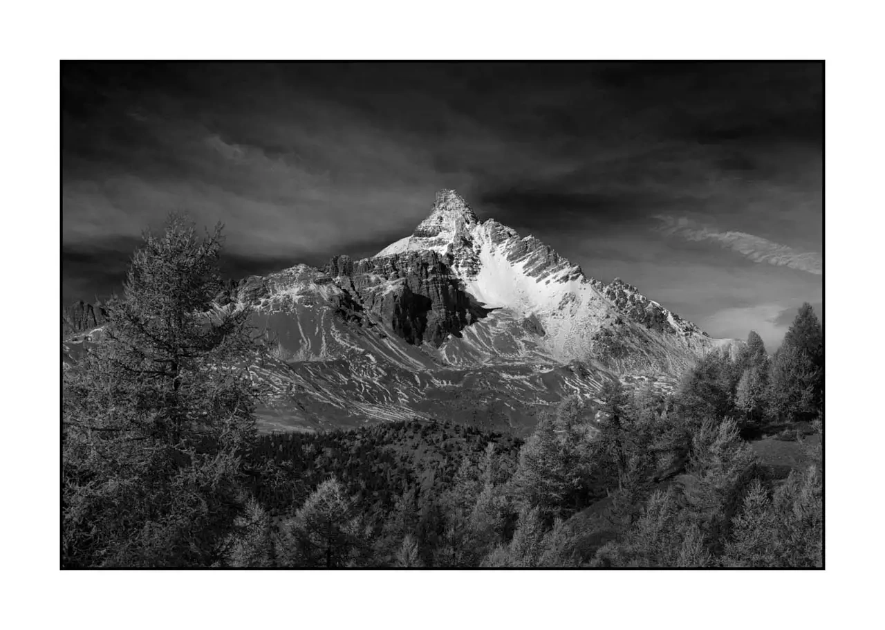 nuances-de-noirs-et-de-blancs/097-au-dela-des-limites-du-temps/edition-limitee/fr/01-paysage-montagne-queyras-hautes-alpes-2367-32B