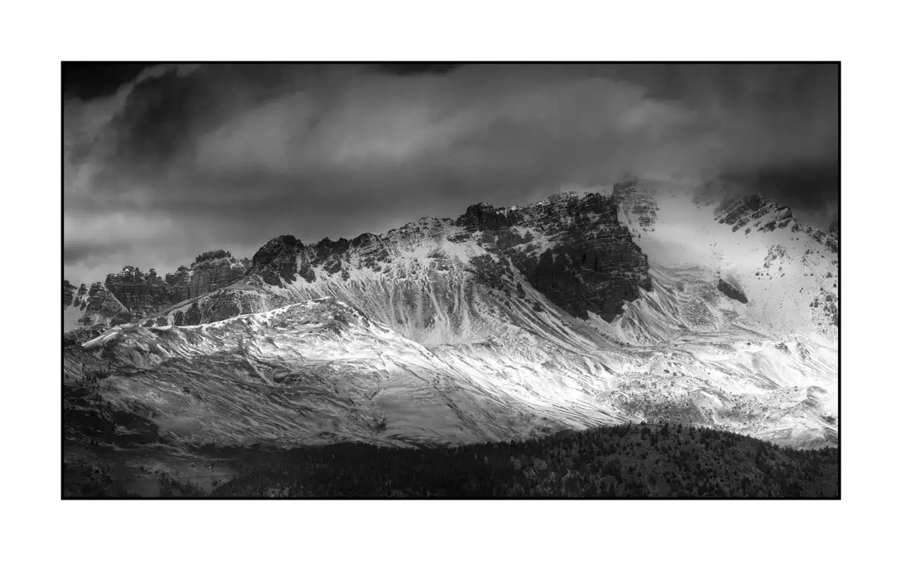 nuances-de-noirs-et-de-blancs/097-au-dela-des-limites-du-temps/edition-limitee/fr/04-paysage-montagne-queyras-hautes-alpes-2370-169B